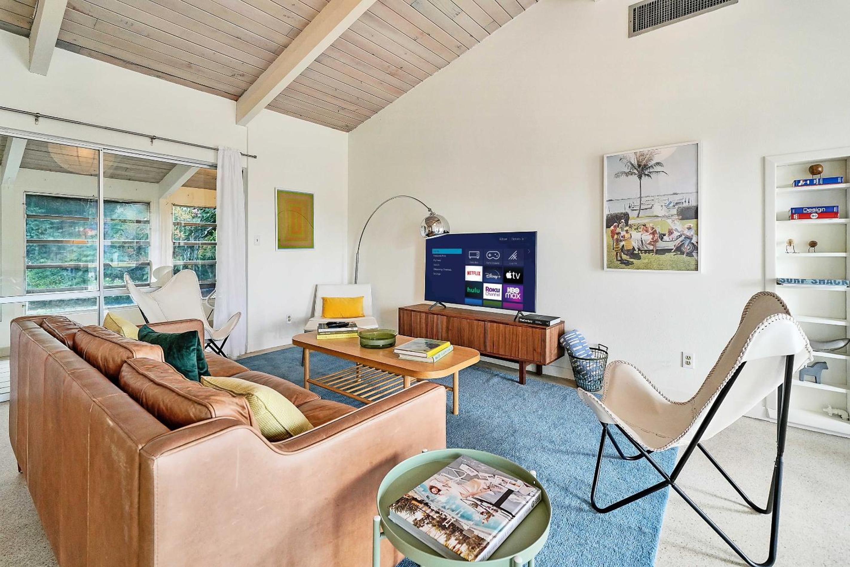 Vintage Inspired Home Near Palm Beach & Downtown view 4