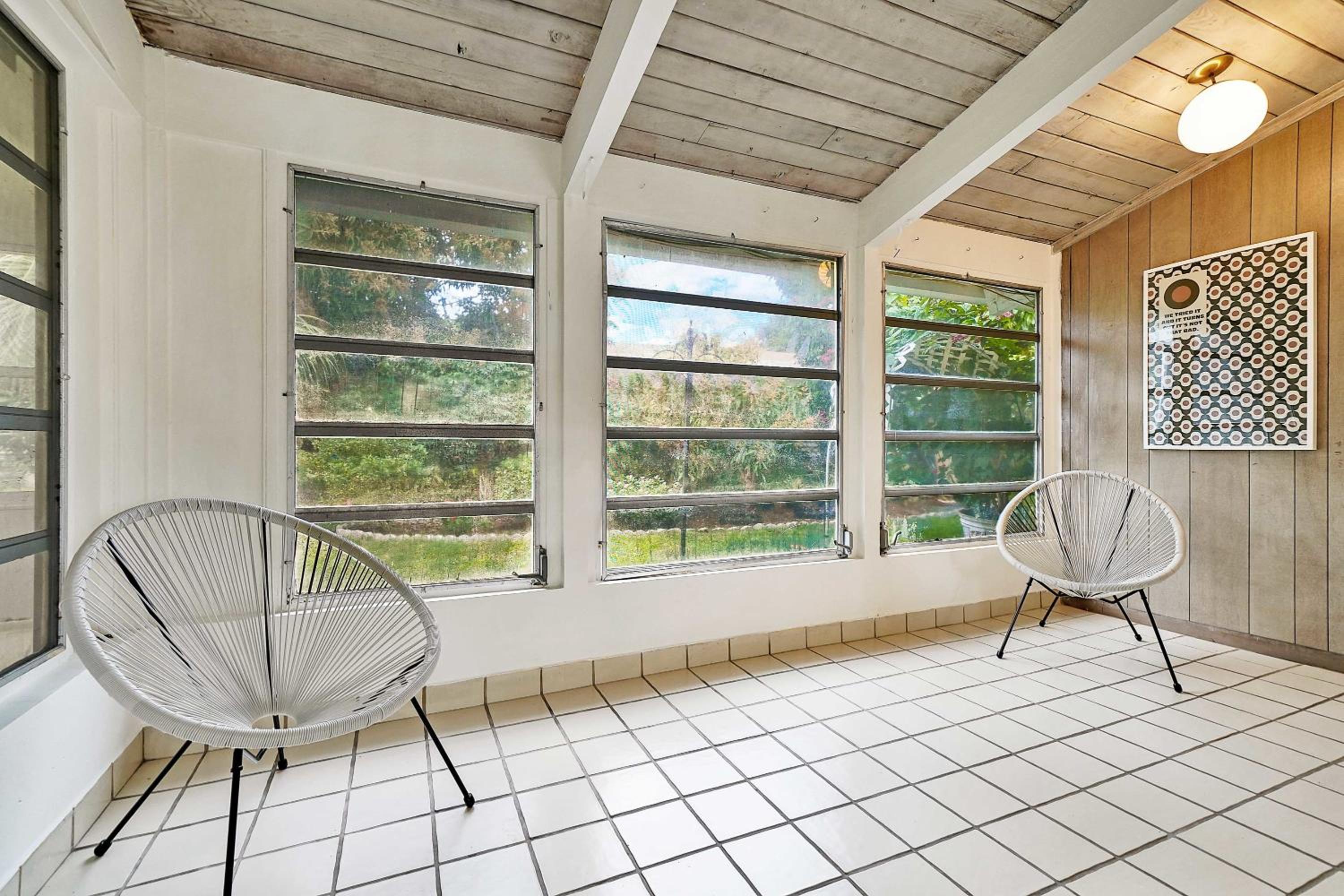 Vintage Inspired Home Near Palm Beach & Downtown view 3