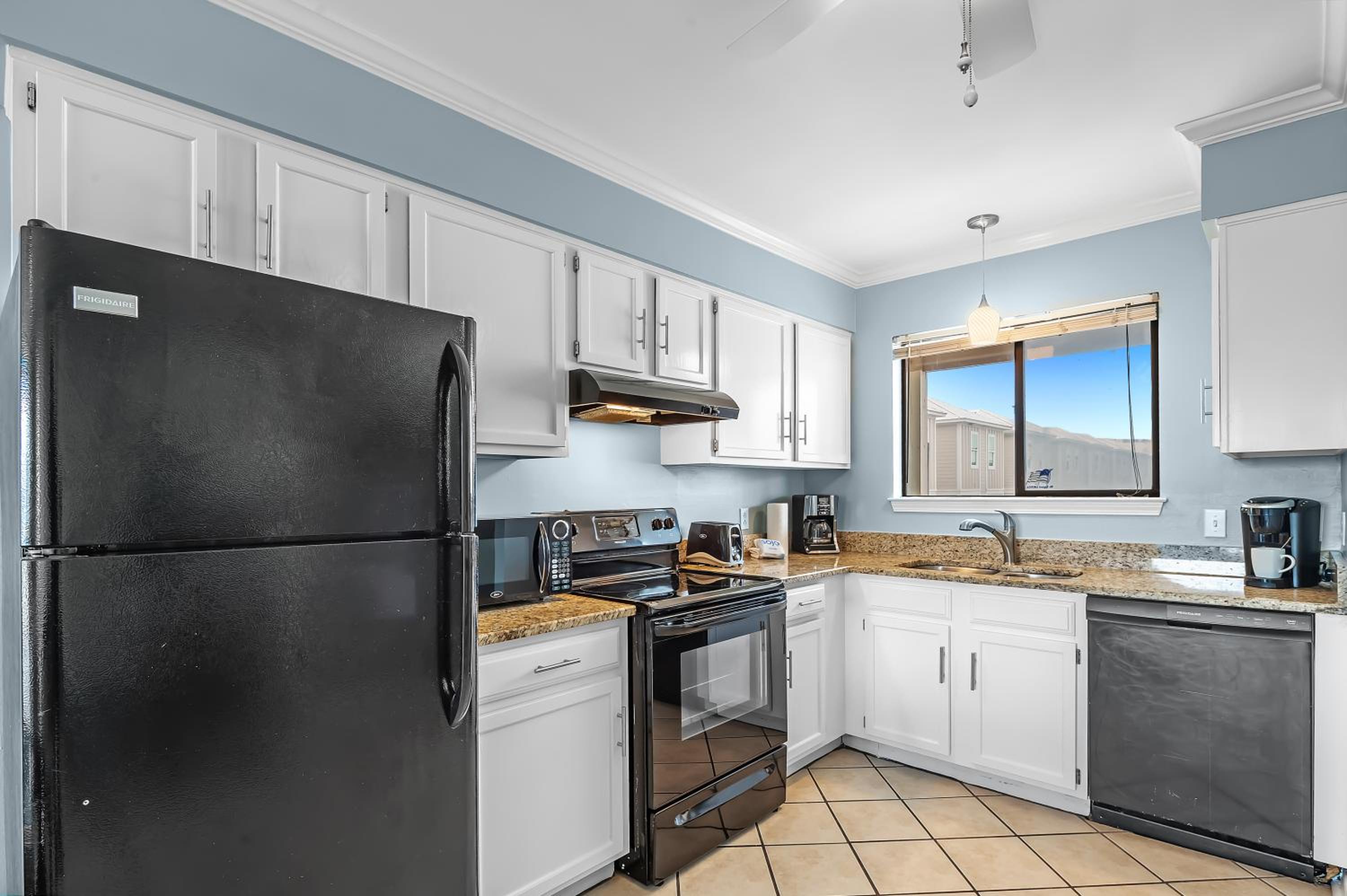 Las Palmas -225 by Vacation Homes Collection