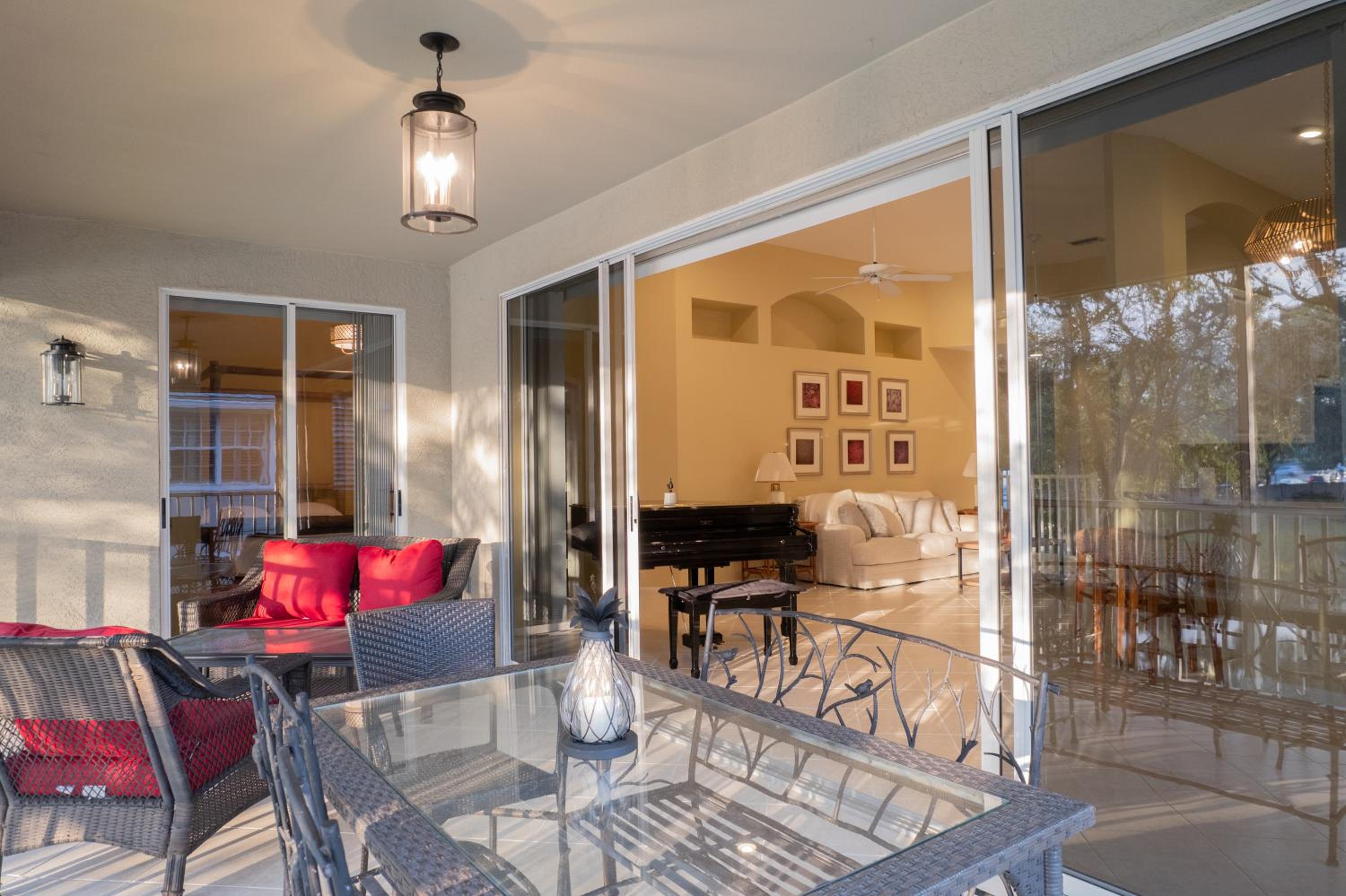 Charming Naples condo