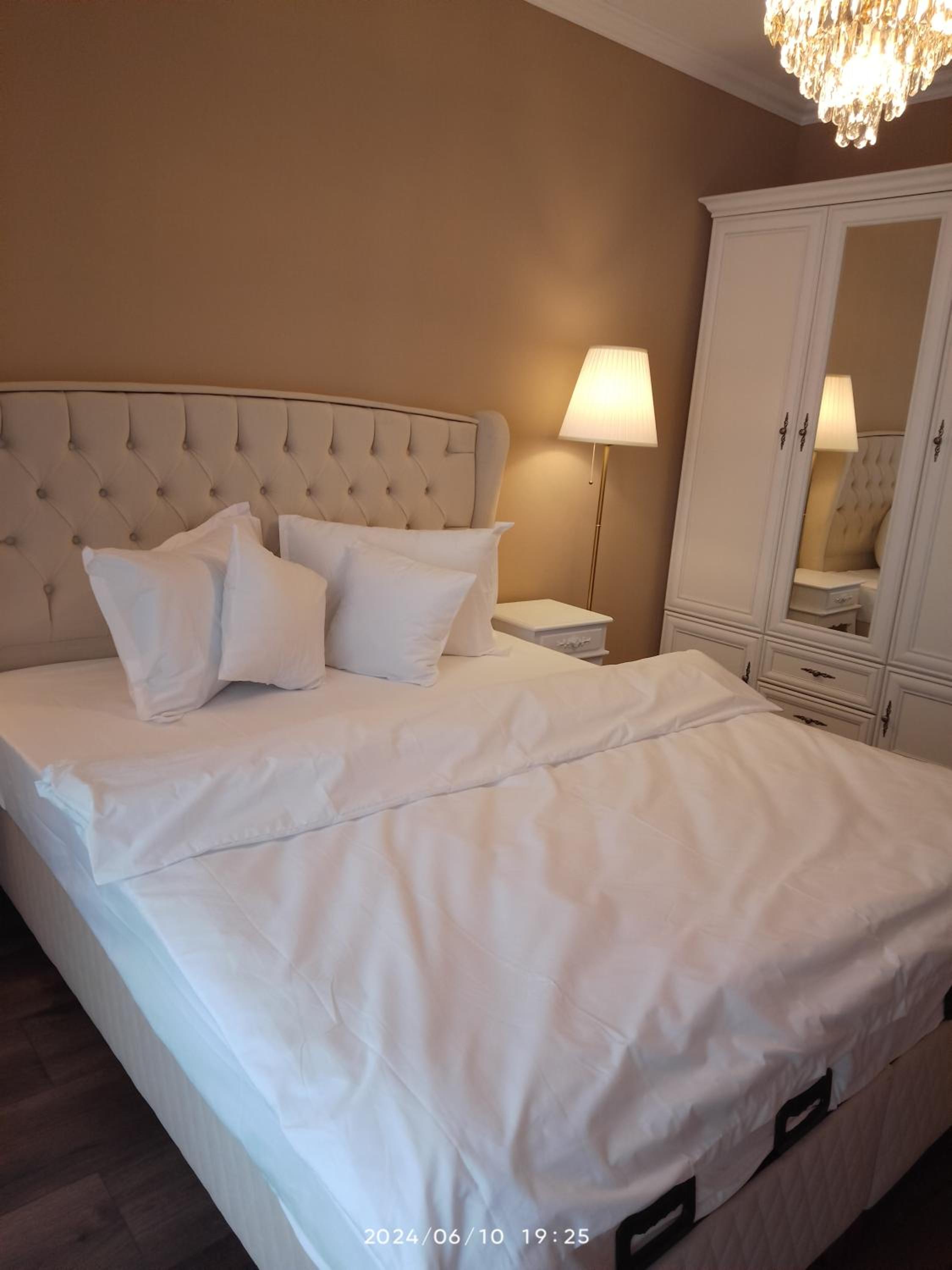 Apartament Classic De Lux view 5