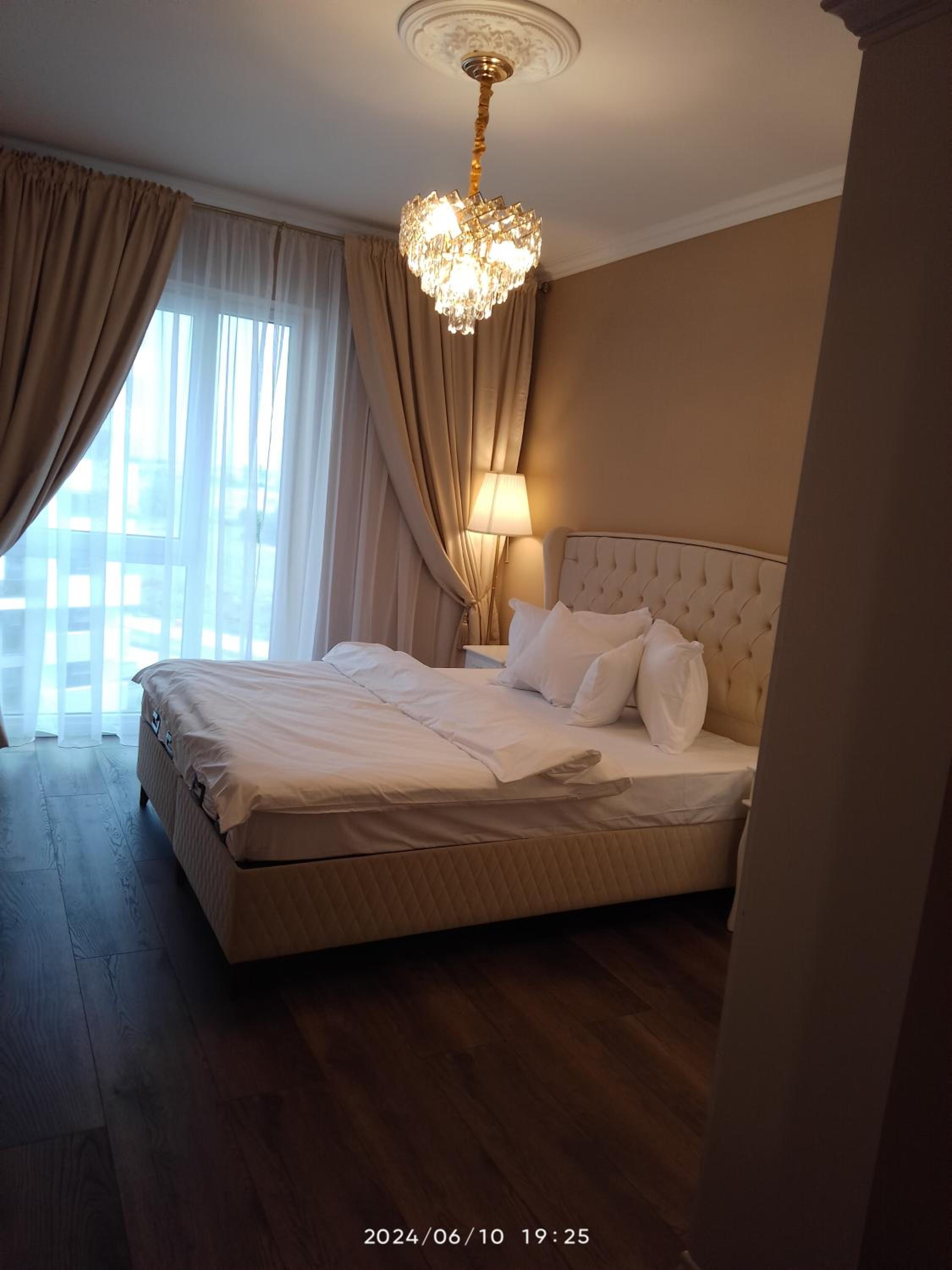 Apartament Classic De Lux view 3