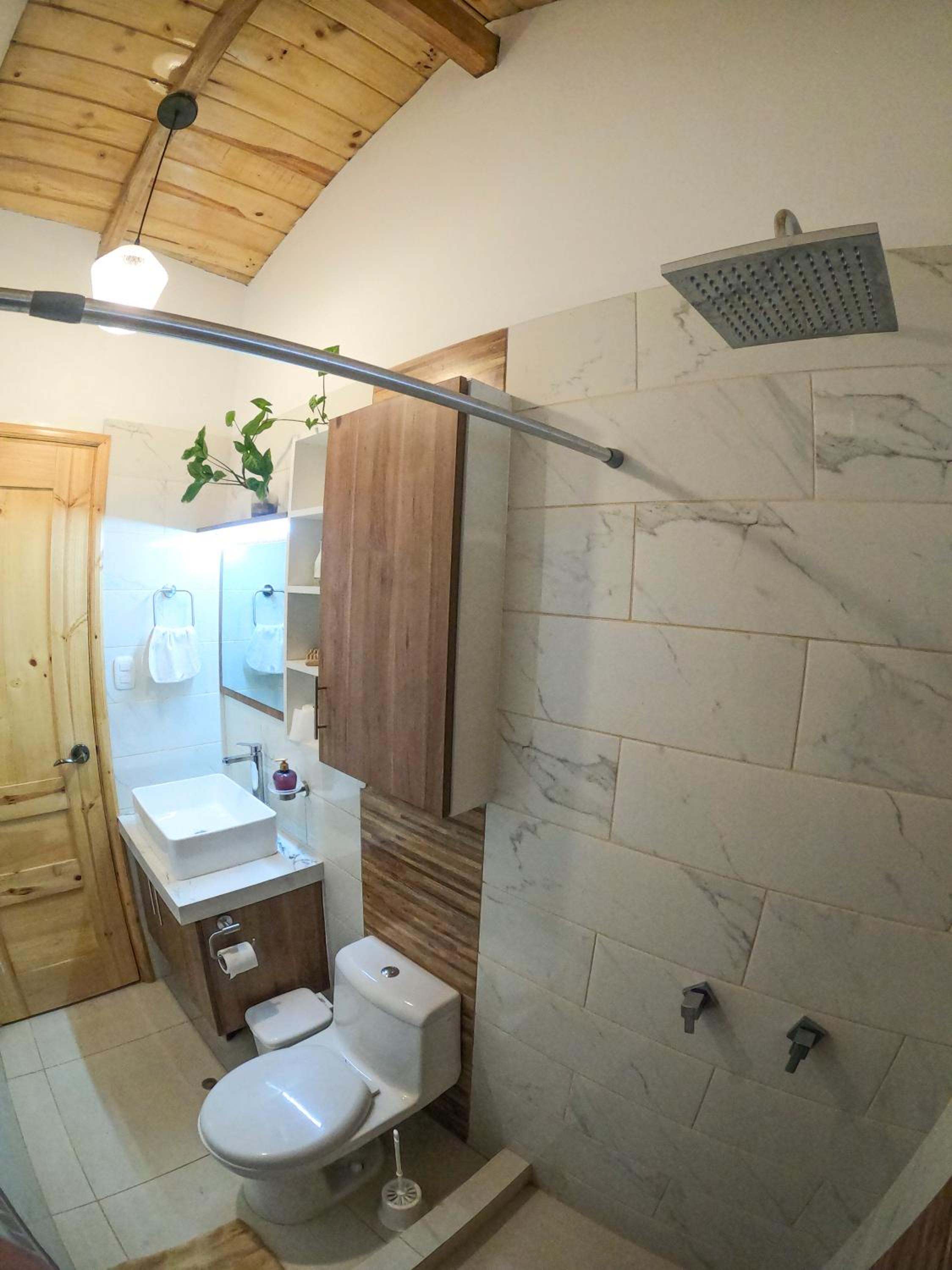 Cabaña de madera en las montañas - a 30 minutos de la ciudad - Villa Hospedajes view 5