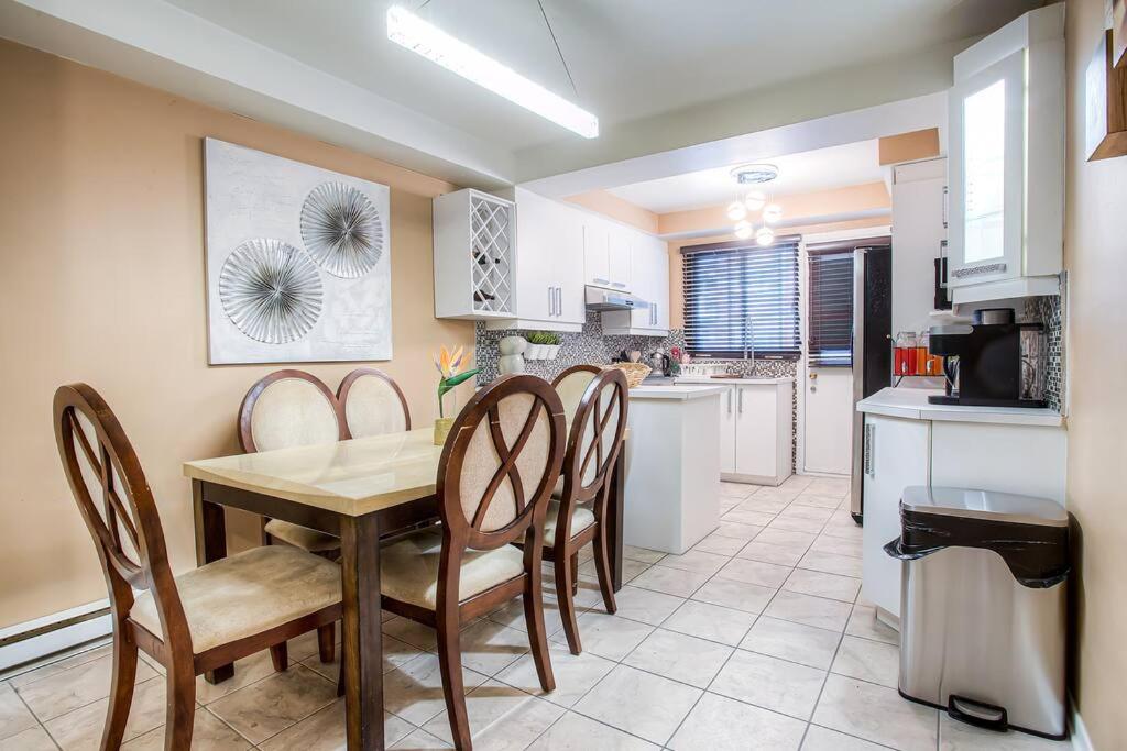 luxury 4BR Duplex Apartment, Free Parking