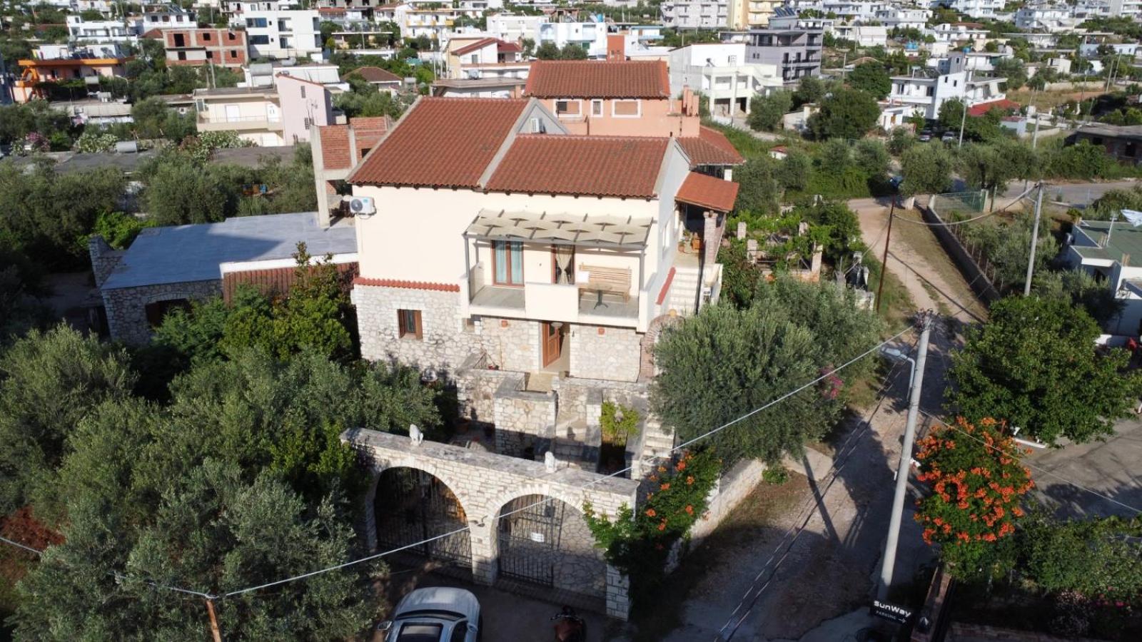 Amelia's Apartments