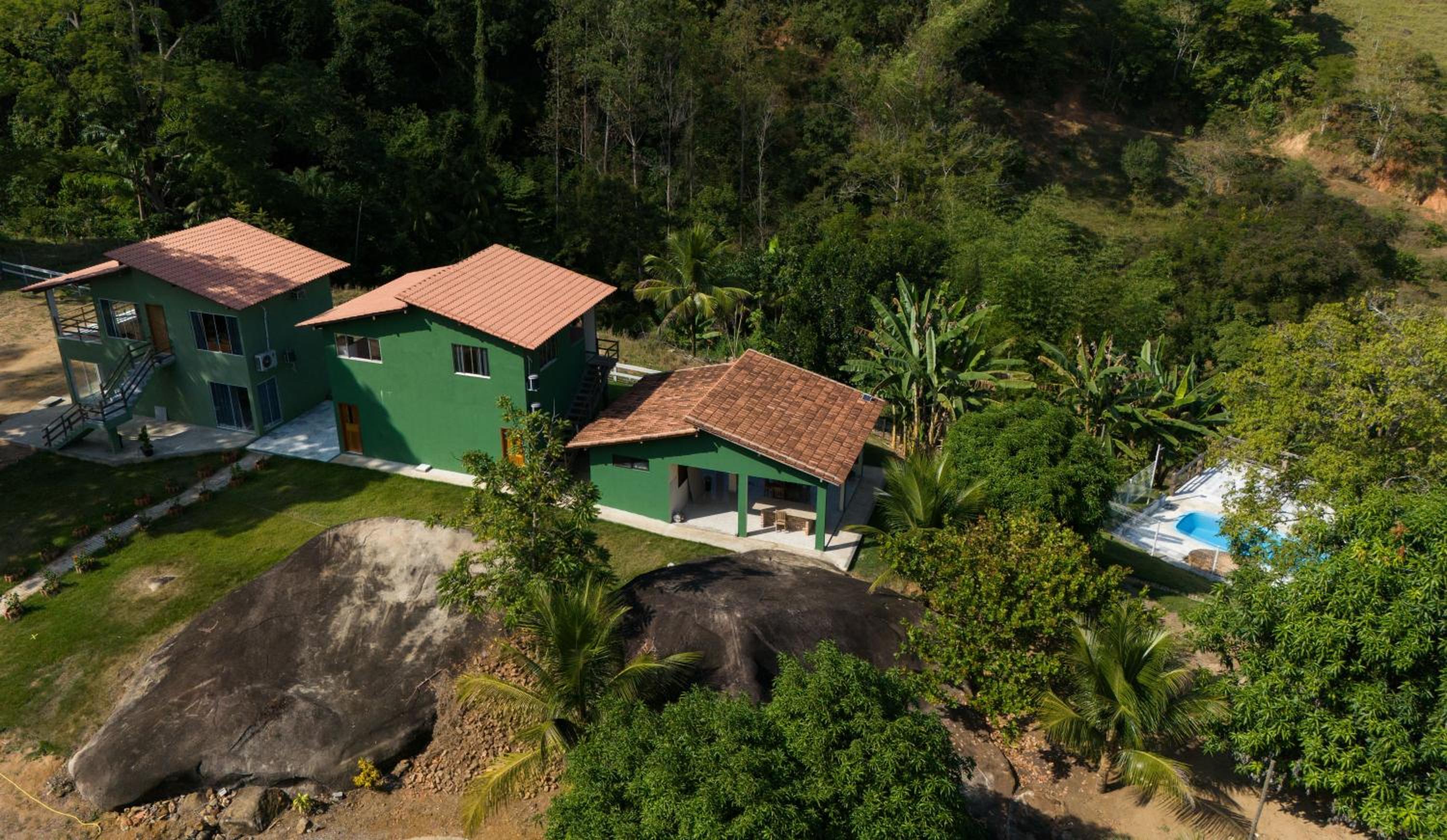 Chalés São João - a 500m da Cachoeira de Bom Jardim - com piscina