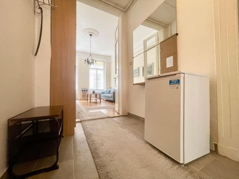 Bank5 Central Apartment view 2
