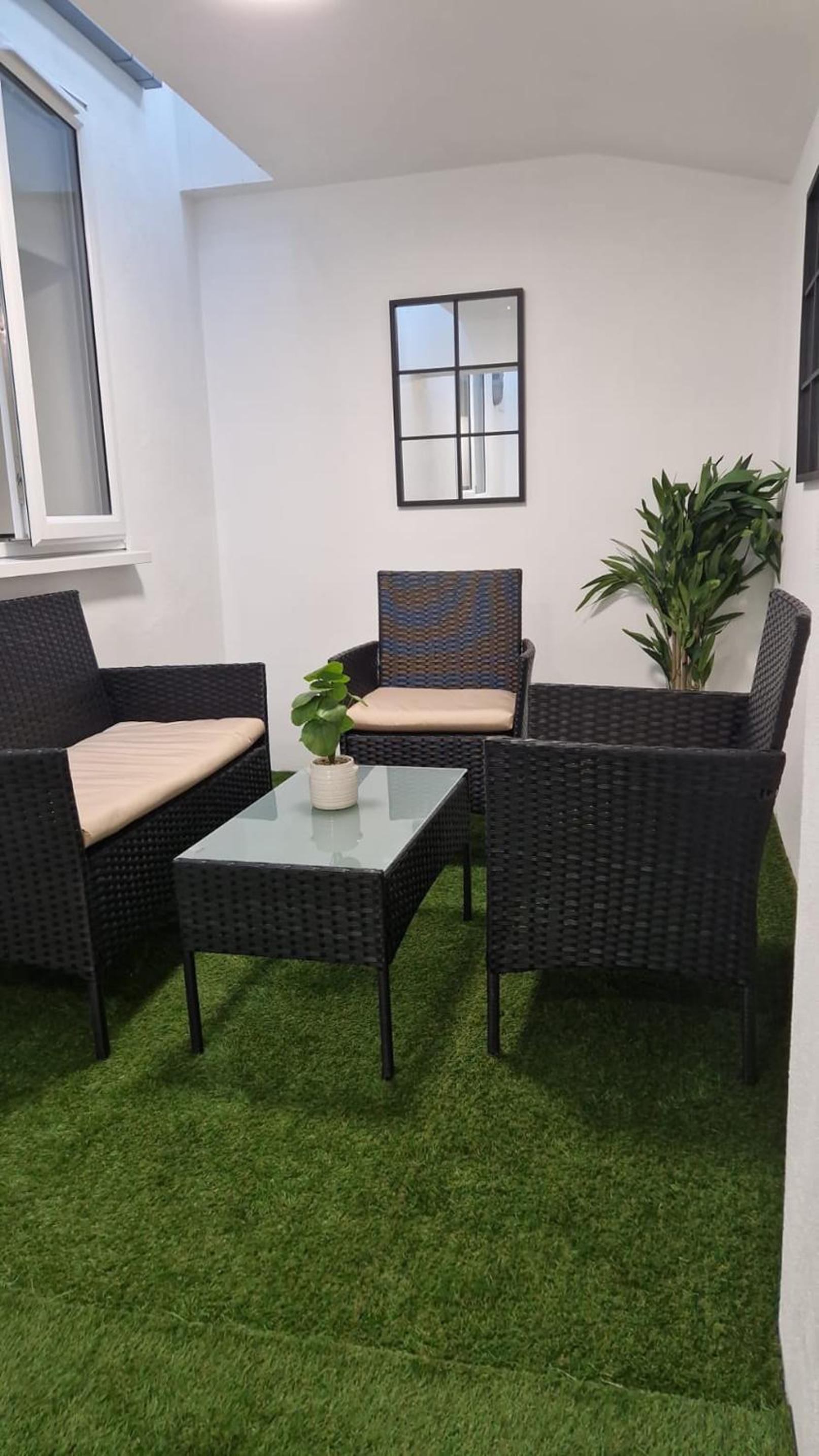 Modern 1-Bedroom Apartments near Shoreditch, Old Street & Hoxton by NourNest Apartments