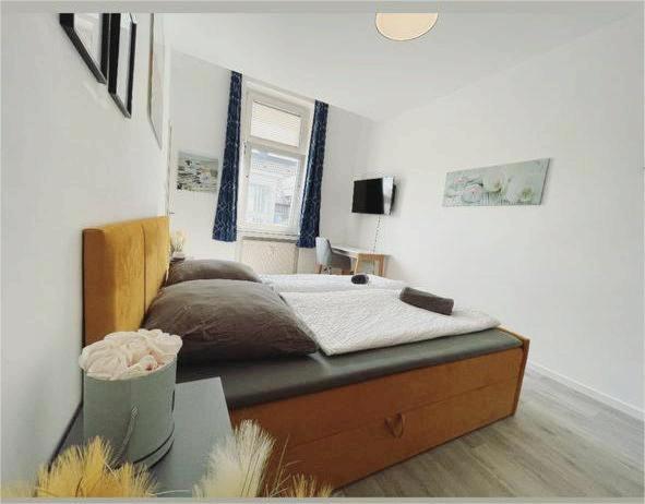 4 Schlafzimmer, Wintergarten & Terrasse & Parkplatz, nahe Hbf