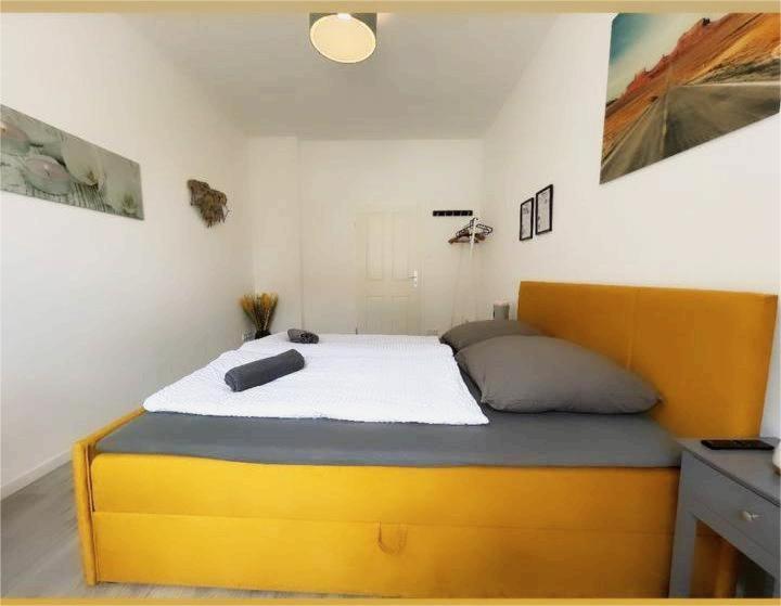 4 Schlafzimmer, Wintergarten & Terrasse & Parkplatz, nahe Hbf