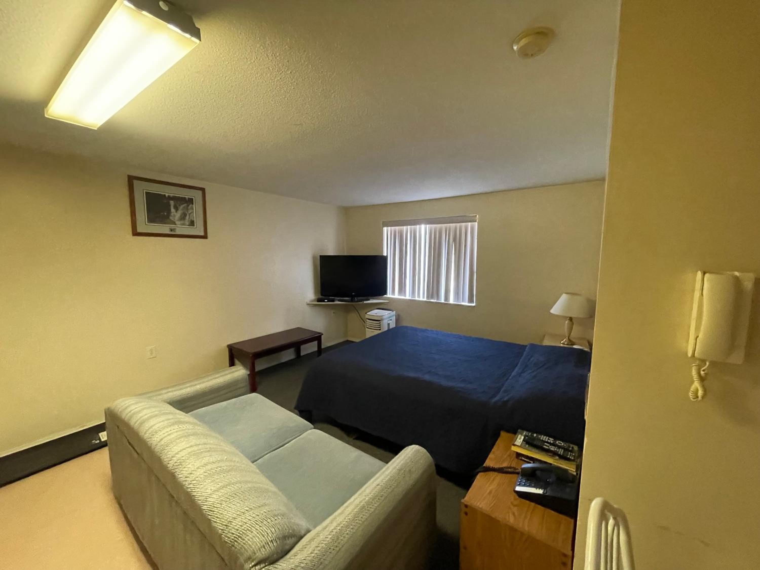 Quesnel Vacations - Fraser Bridge Inn - Property Image 7