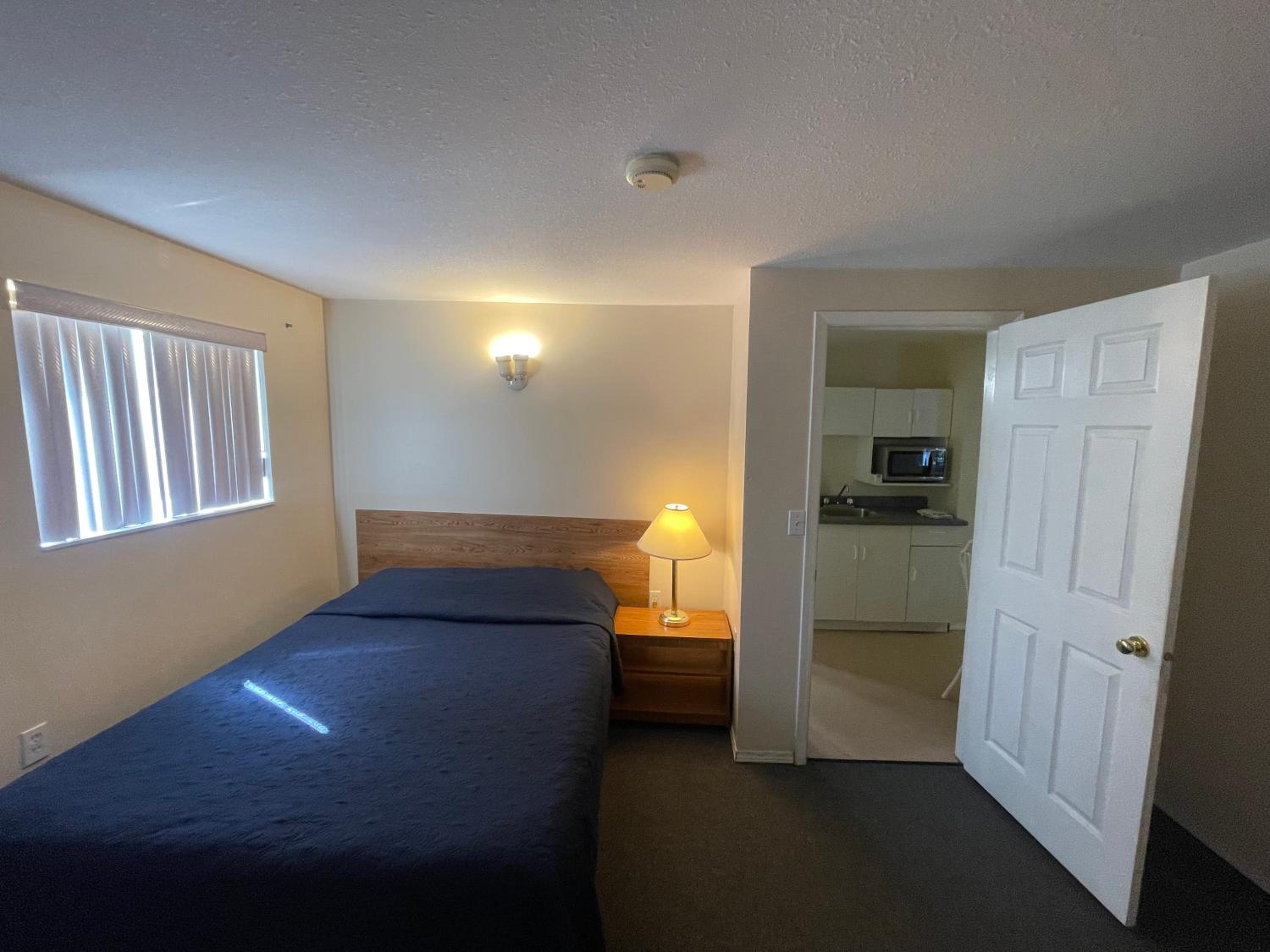 Quesnel Vacations - Fraser Bridge Inn - Property Image 4