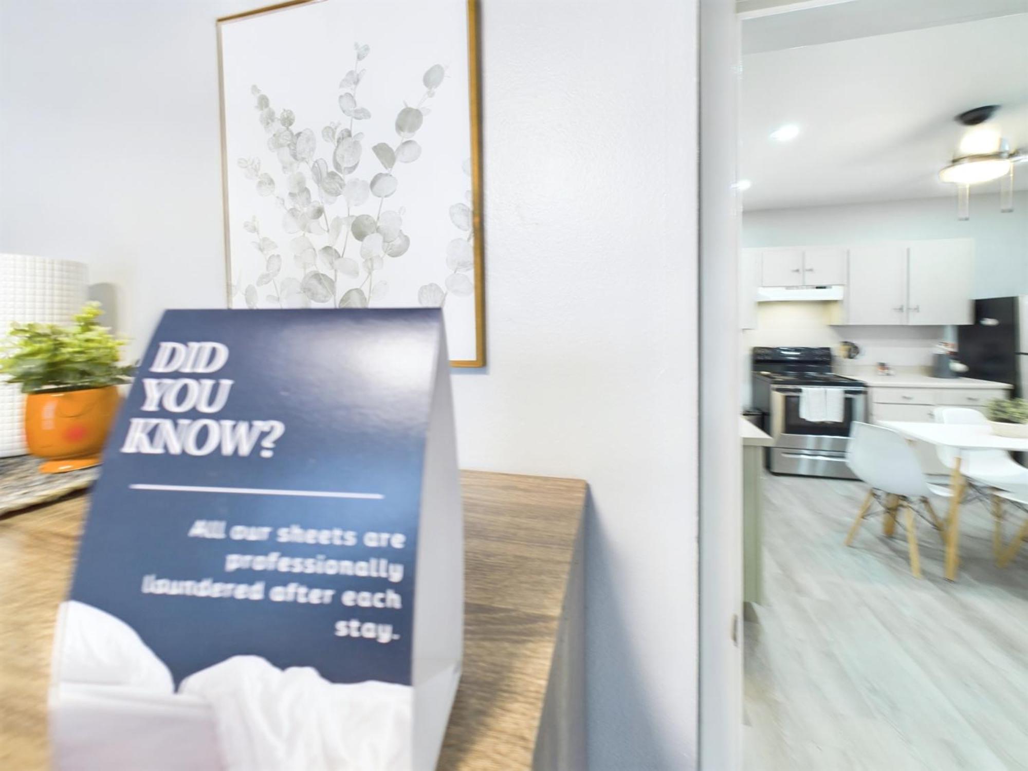 Albany Vacations - Main St New with AC Monthly stays Charming Cottage KING BED - Property Image 5