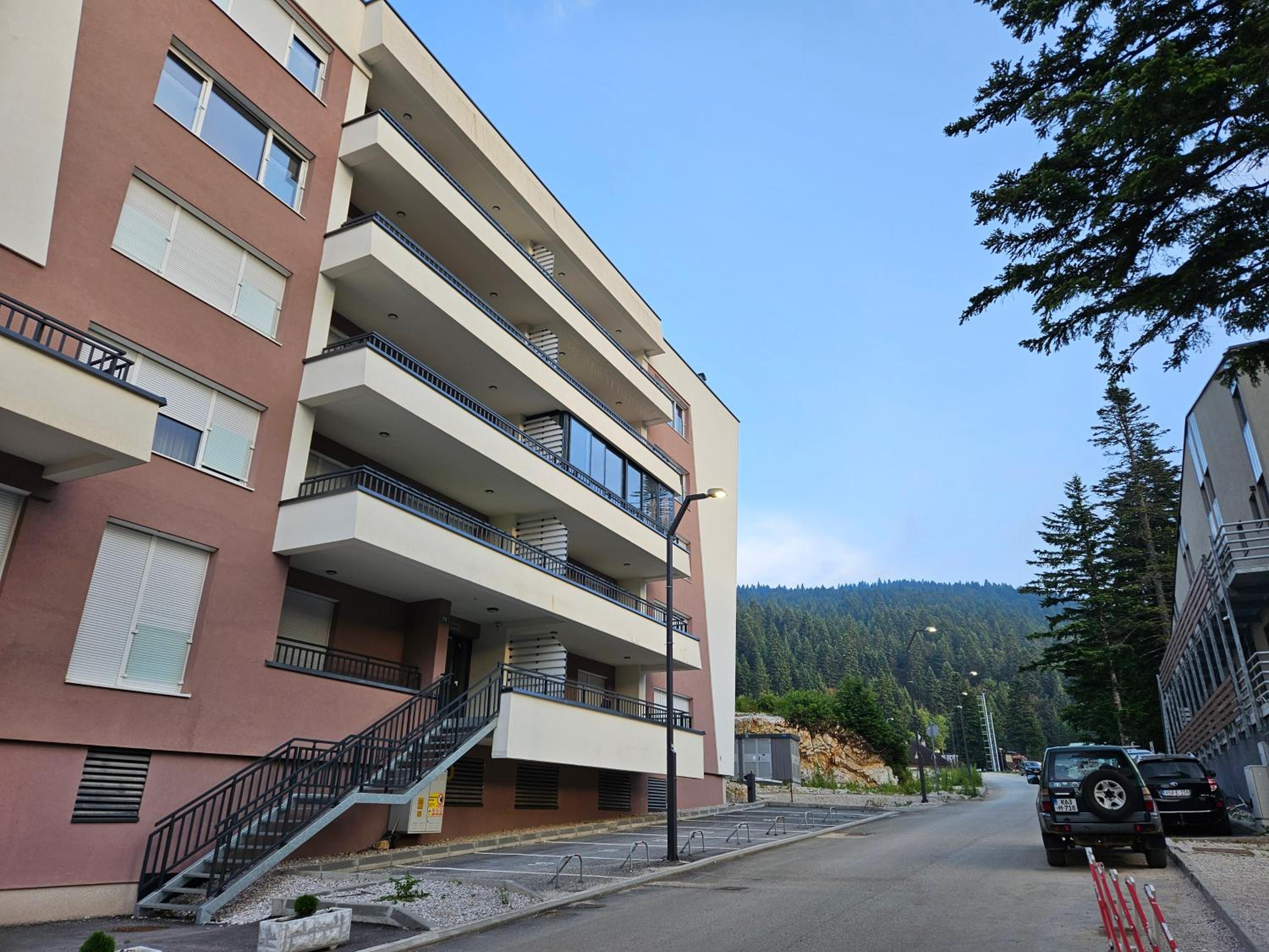 Apartman Kadic Bjelasnica - Free Private Garage Parking