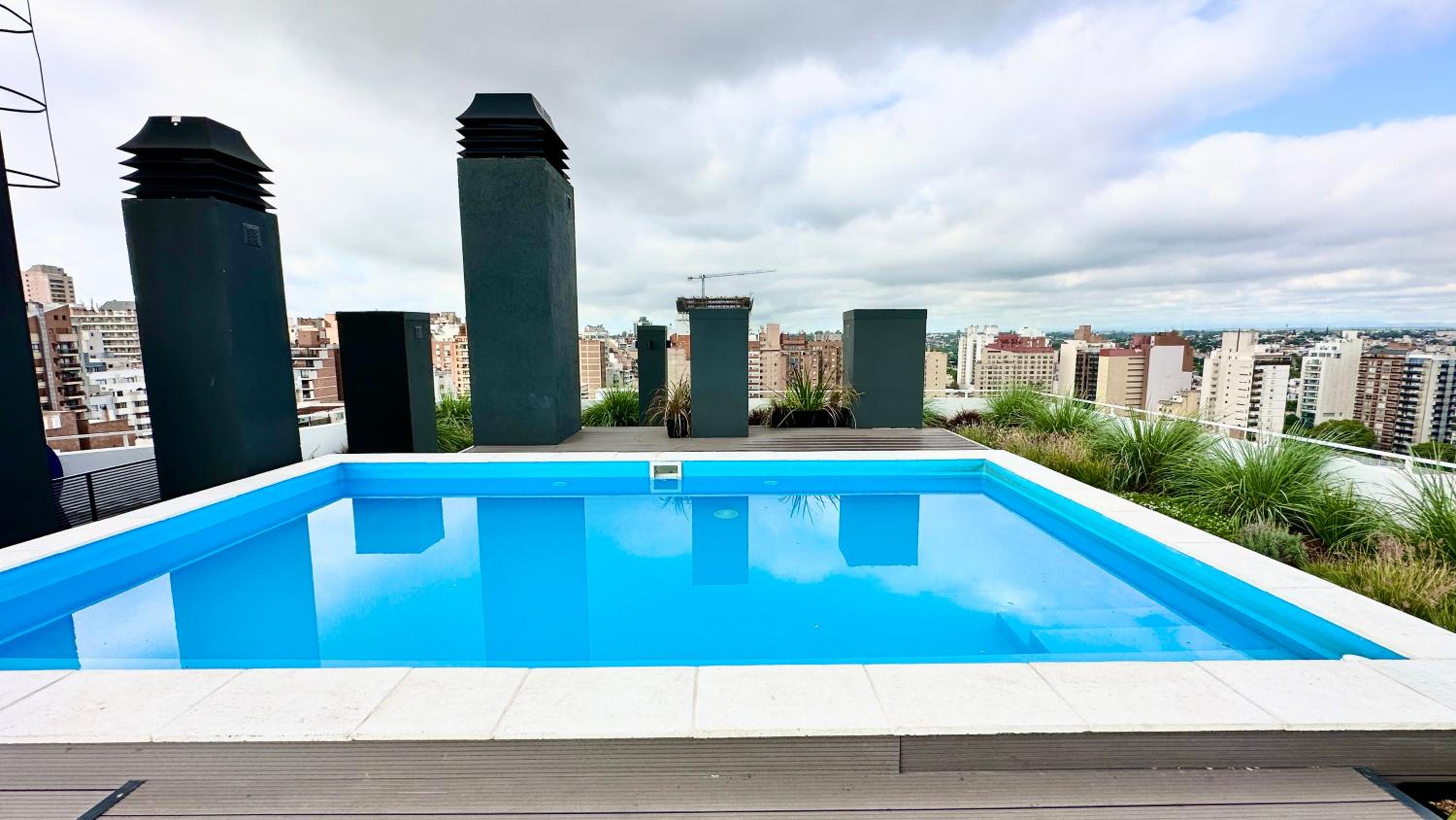 SERIETÁ 1 dormitorio con pileta y terraza