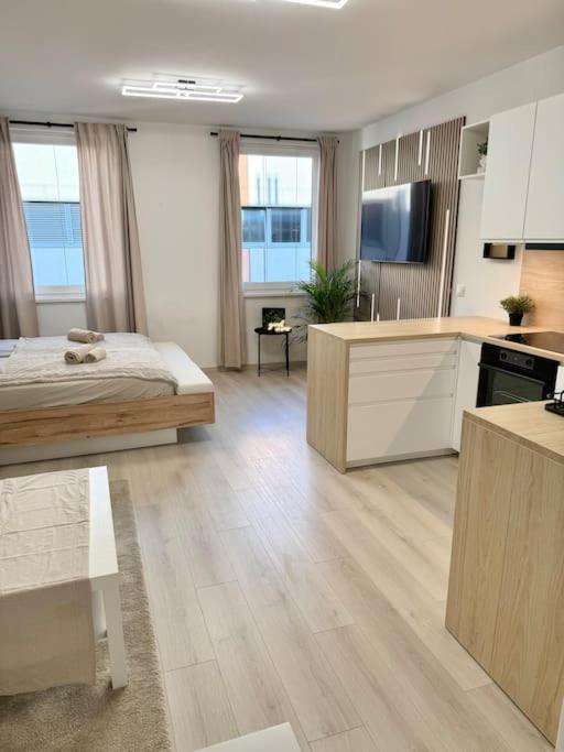 P194 Central Stylish Cosy Home view 2