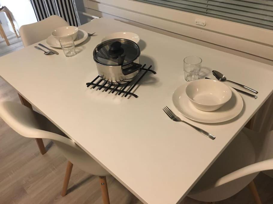 Saunallinen yksiö järvinäköalalla keskustassa