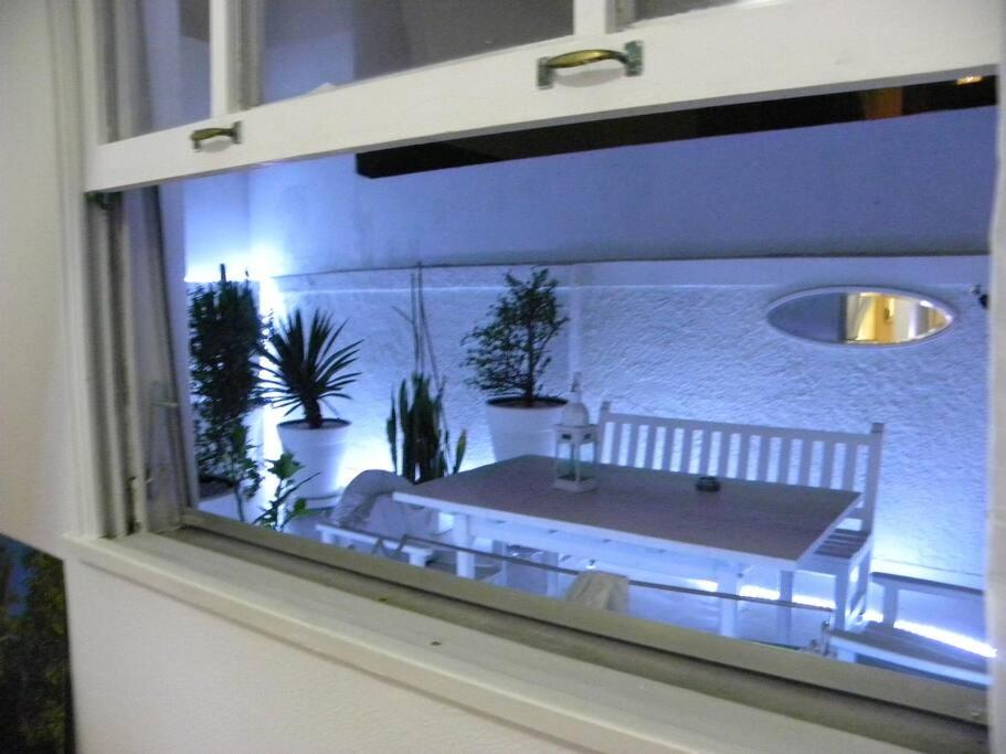 Na Praia, com Terraço e Jardim- Leblon 2 suítes