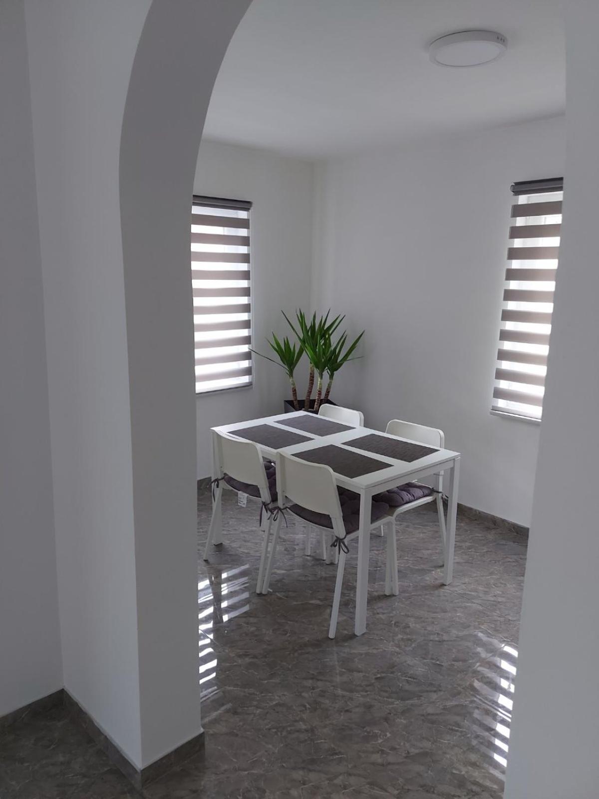 Silver Rose apartman
