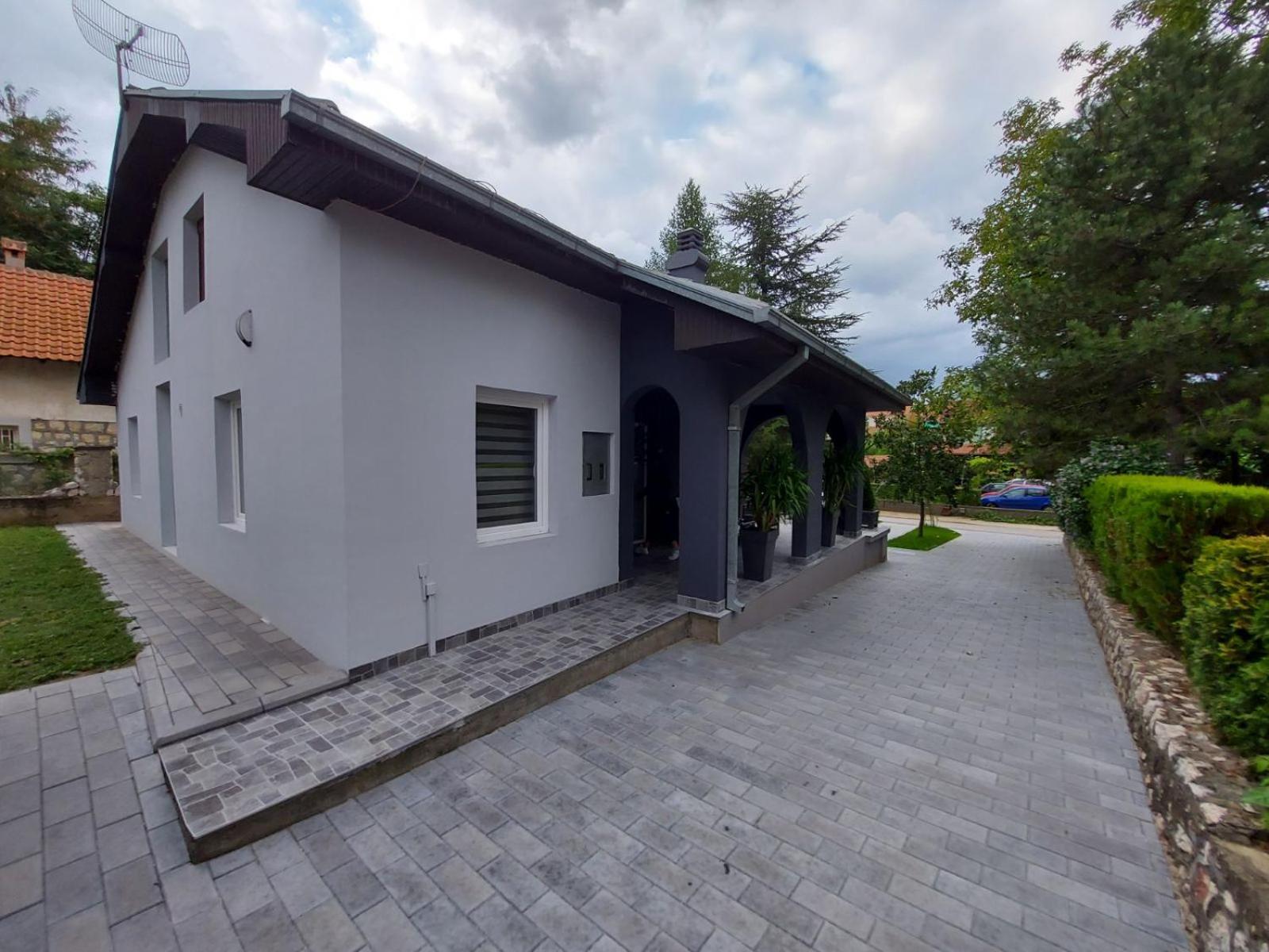 Silver Rose apartman