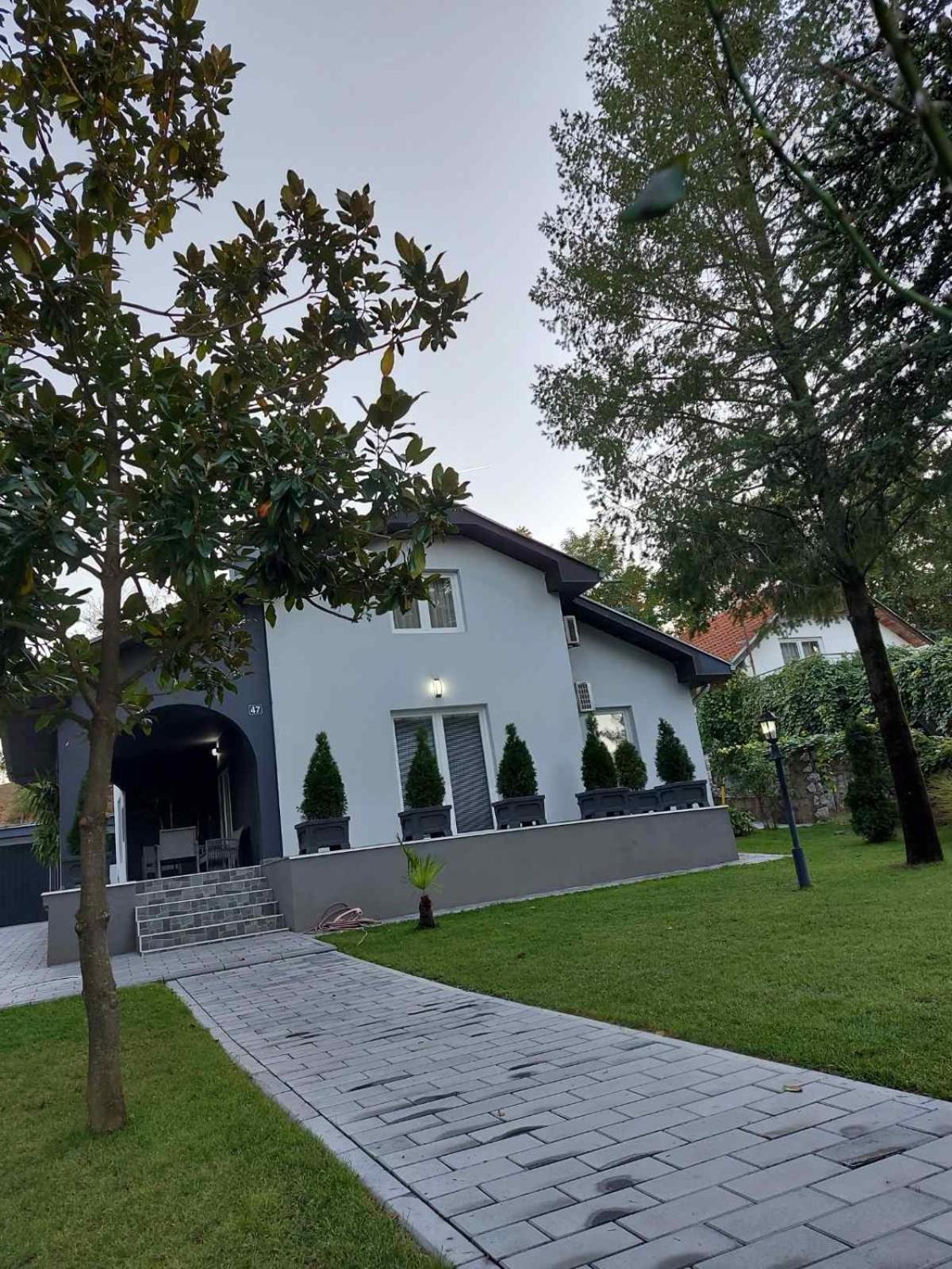 Silver Rose apartman