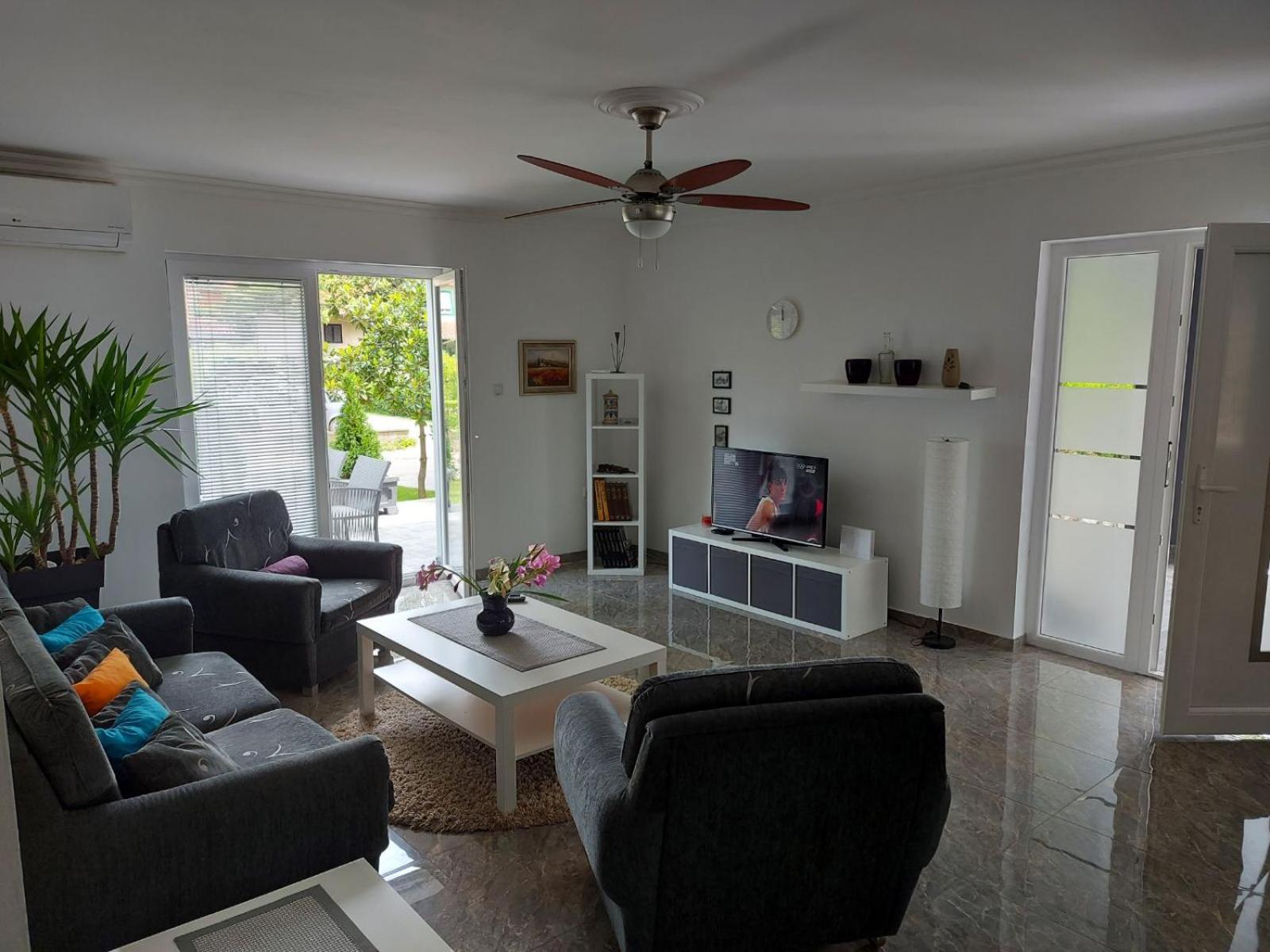 Silver Rose apartman