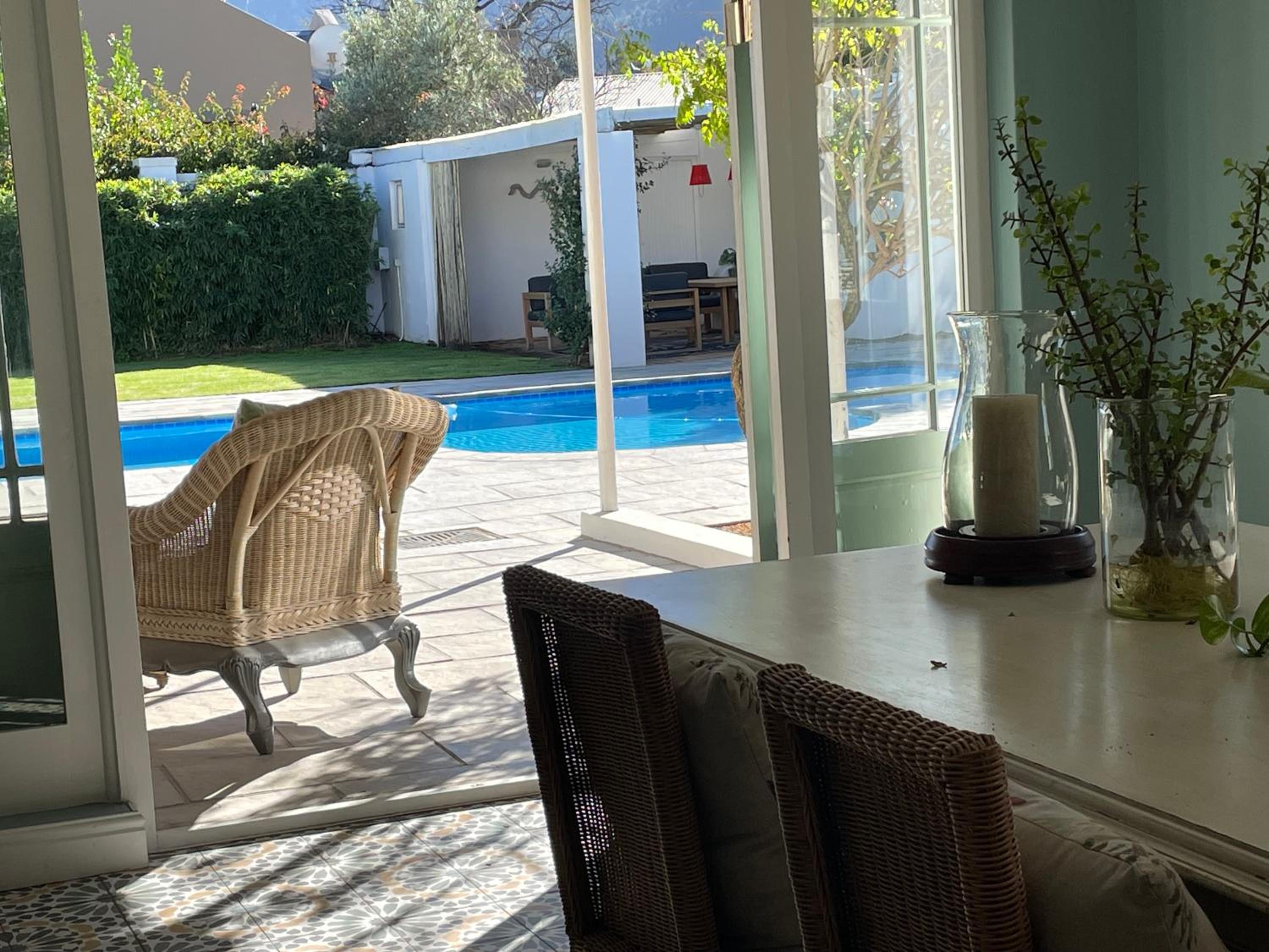 Largest one bed apartment & private pool in the Hoek view 2