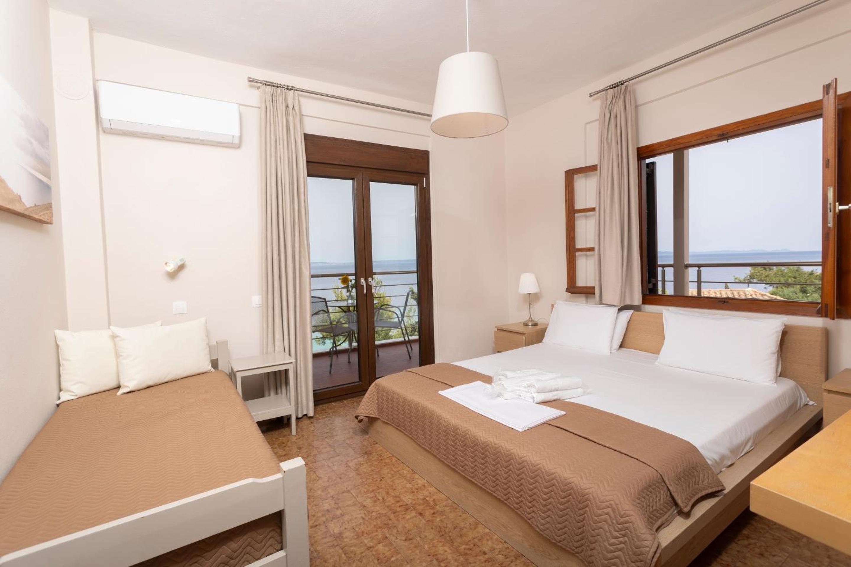 Sea View Apollo Apartments & Studios in Afytos