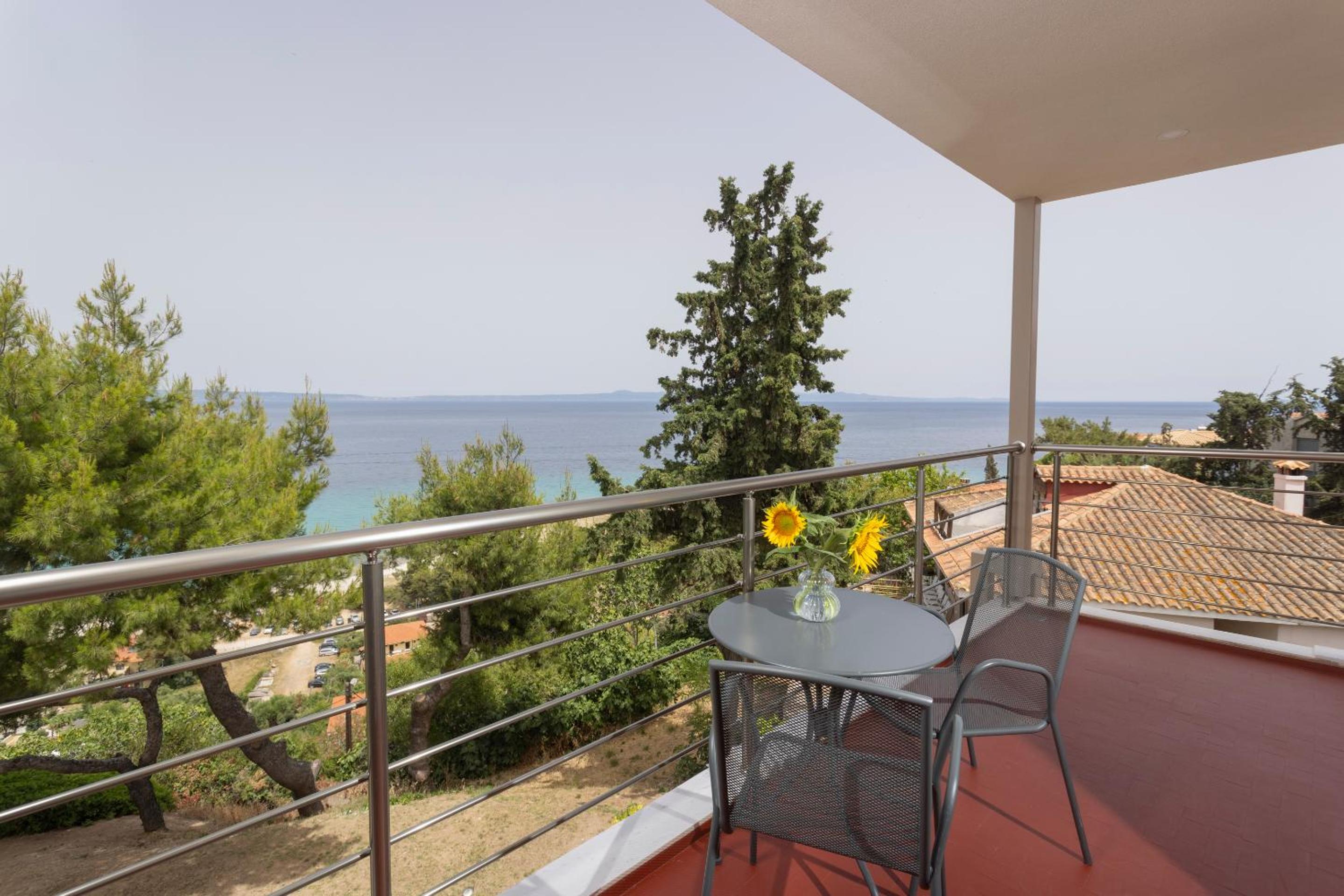 Sea View Apollo Apartments & Studios in Afytos
