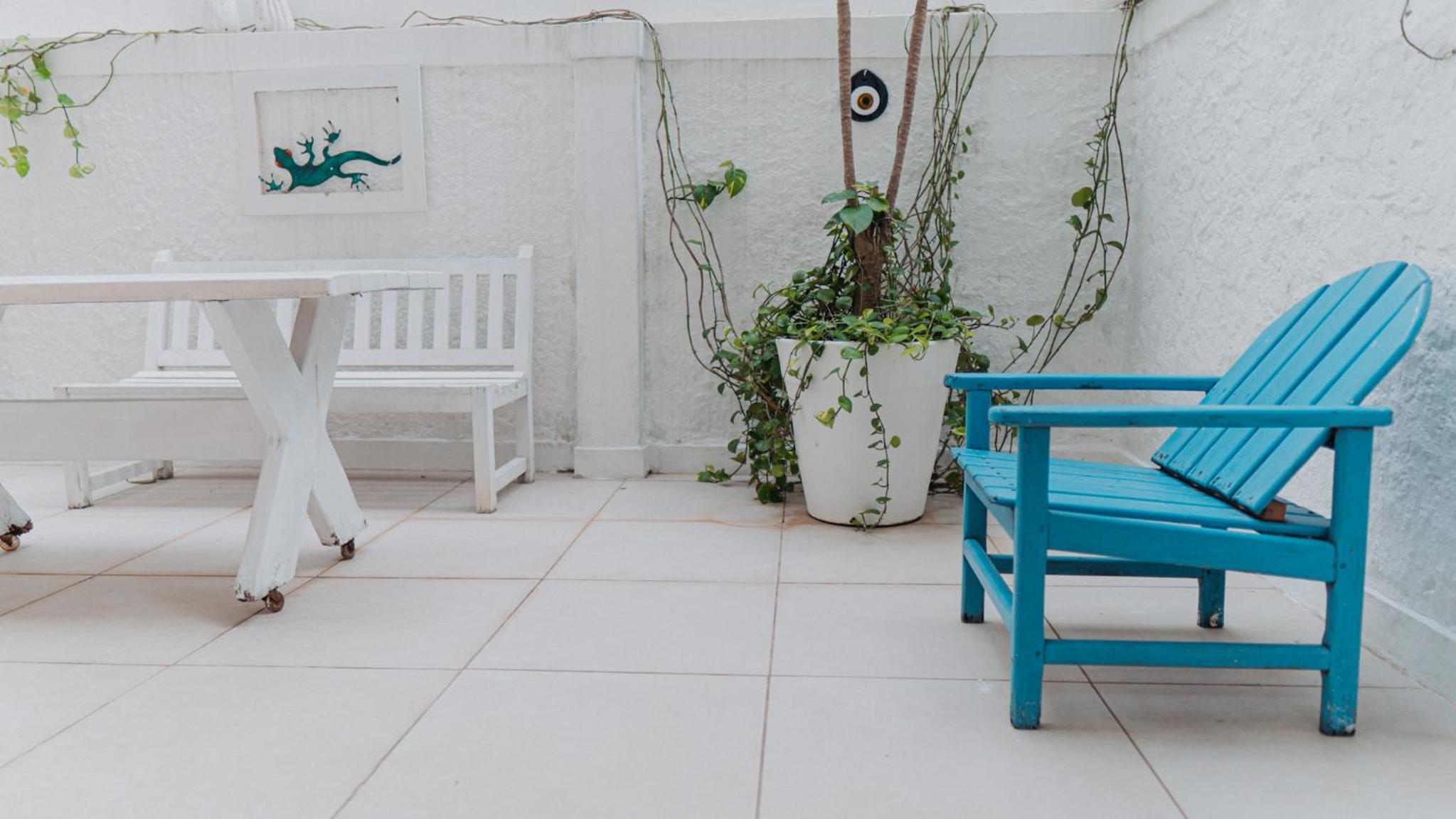 Na Praia, com Terraço e Jardim- Leblon 2 suítes