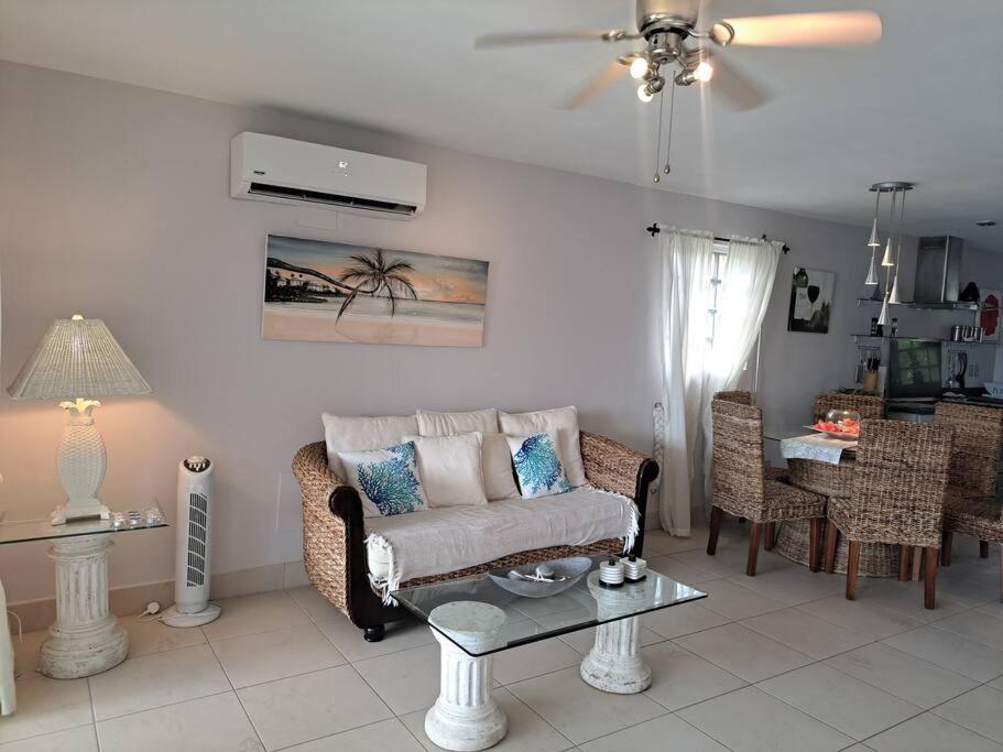 Beautiful villa less than 5 minutes from the beach