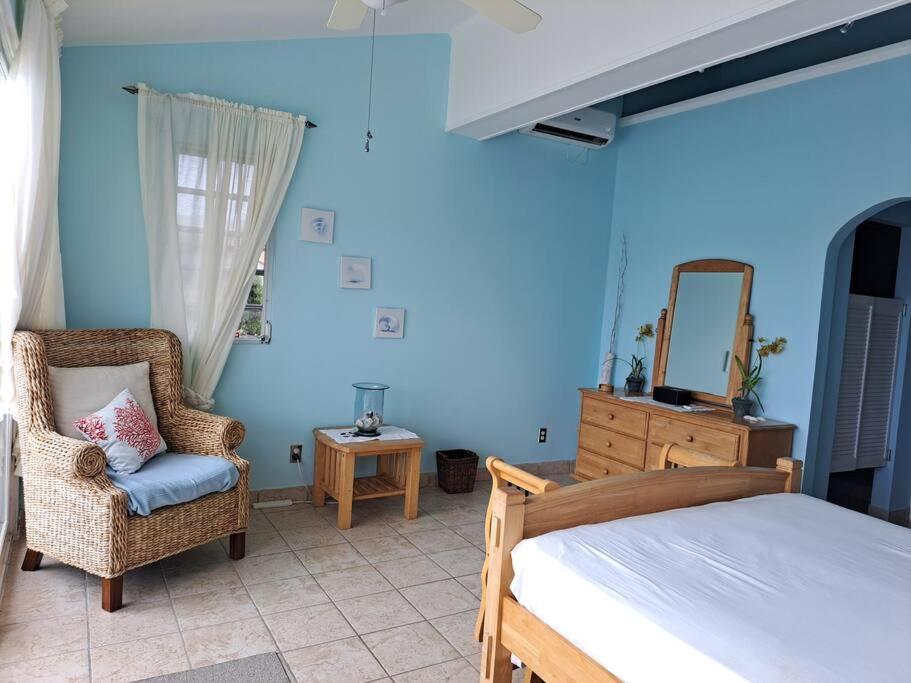 Beautiful villa less than 5 minutes from the beach