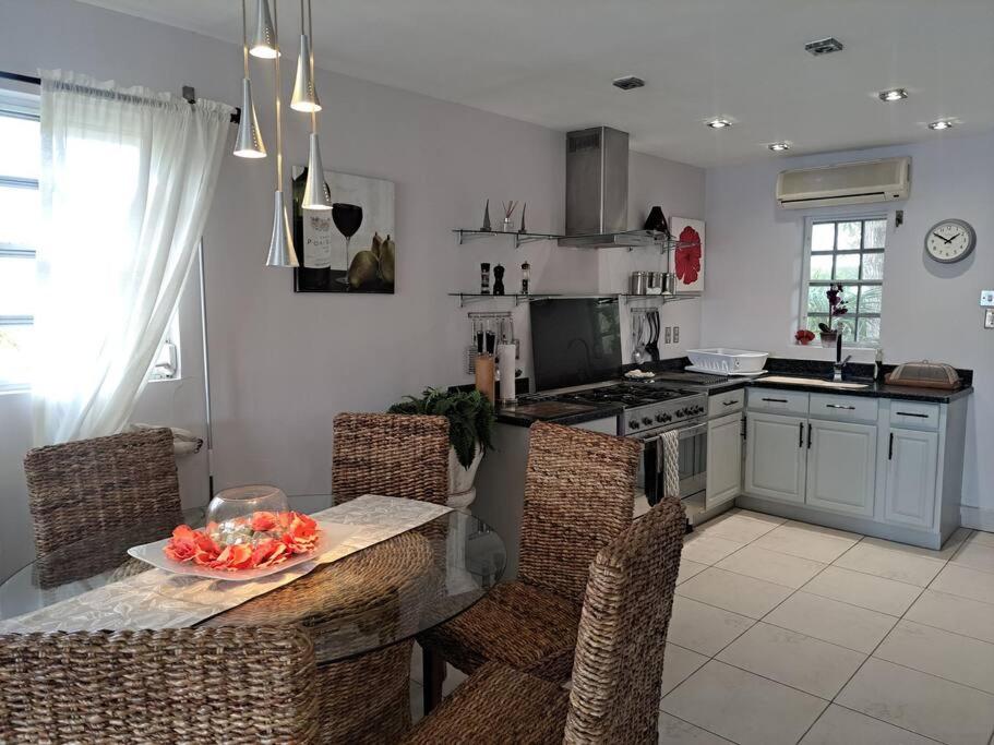 Beautiful villa less than 5 minutes from the beach