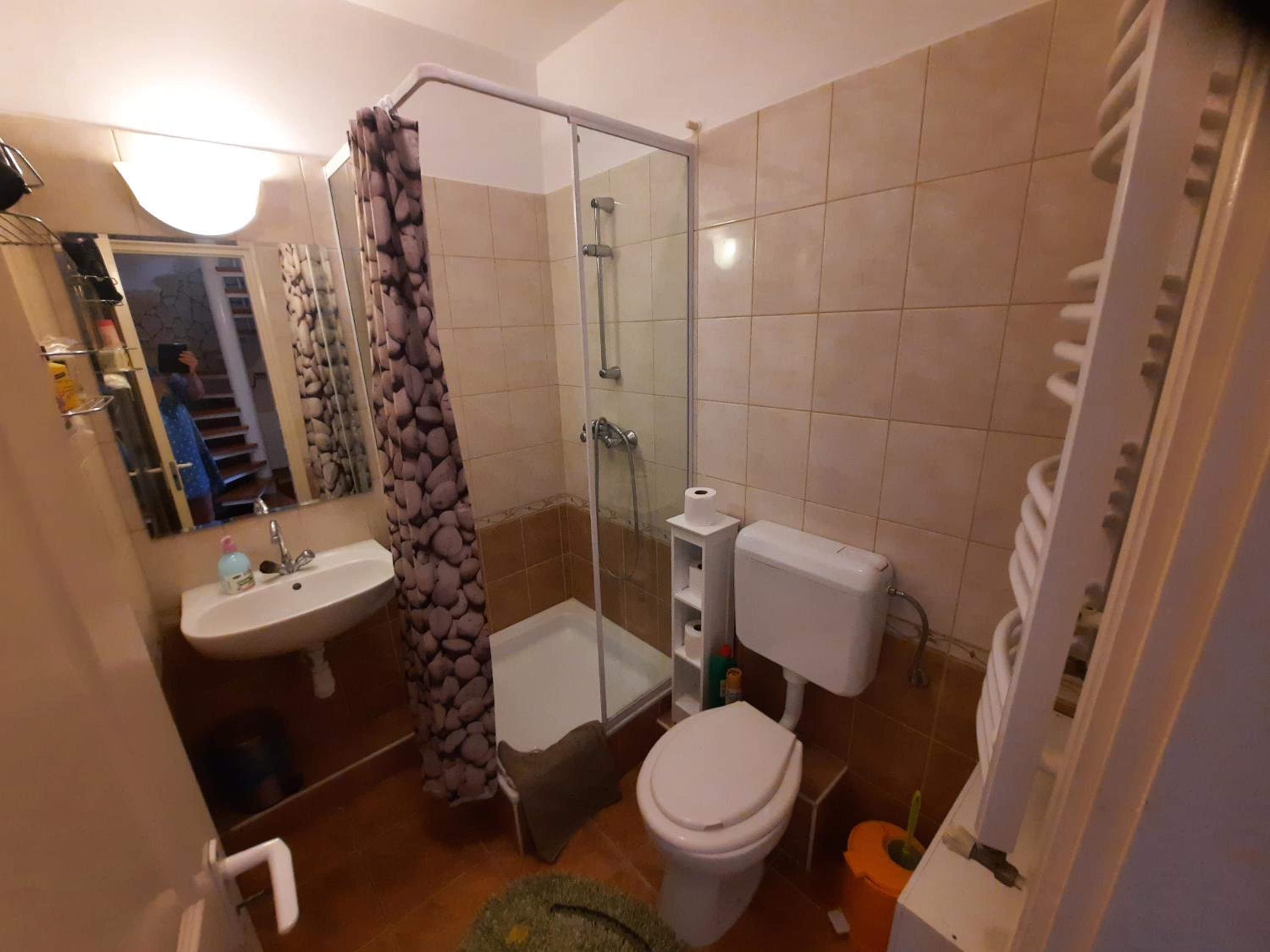Zöld Béka Apartmanok Kölcsey III view 3