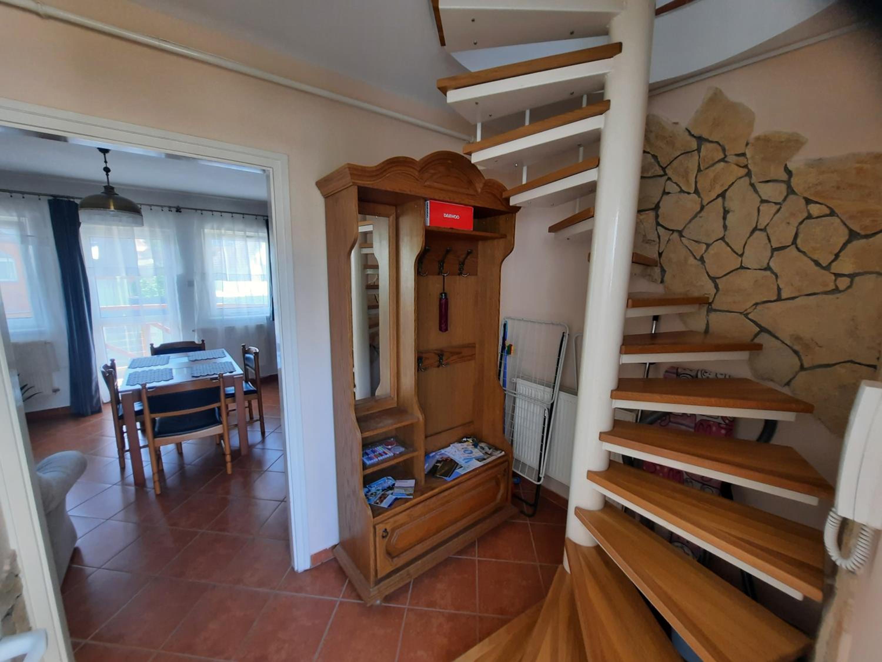 Zöld Béka Apartmanok Kölcsey III view 5