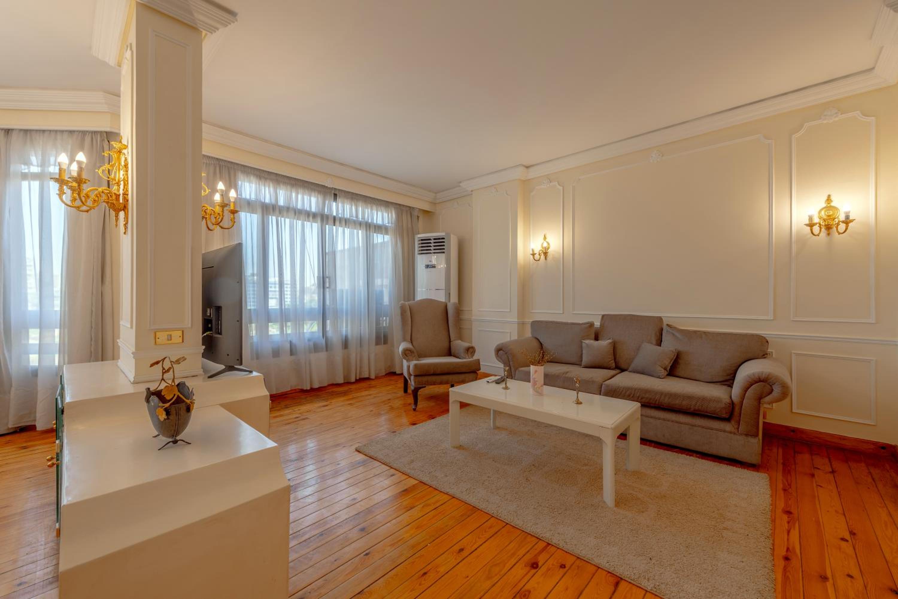 Royal 3 bedrooms apartment