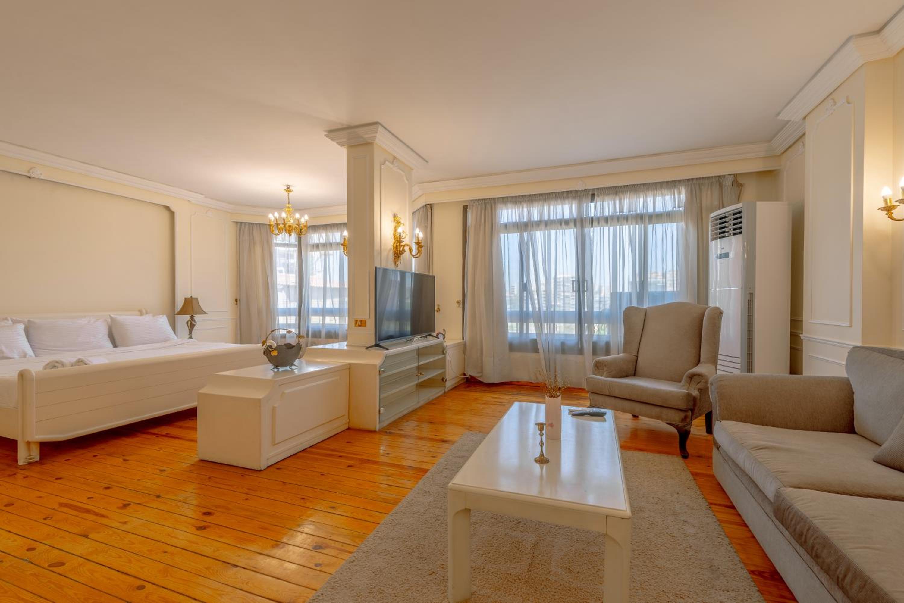 Royal 3 bedrooms apartment