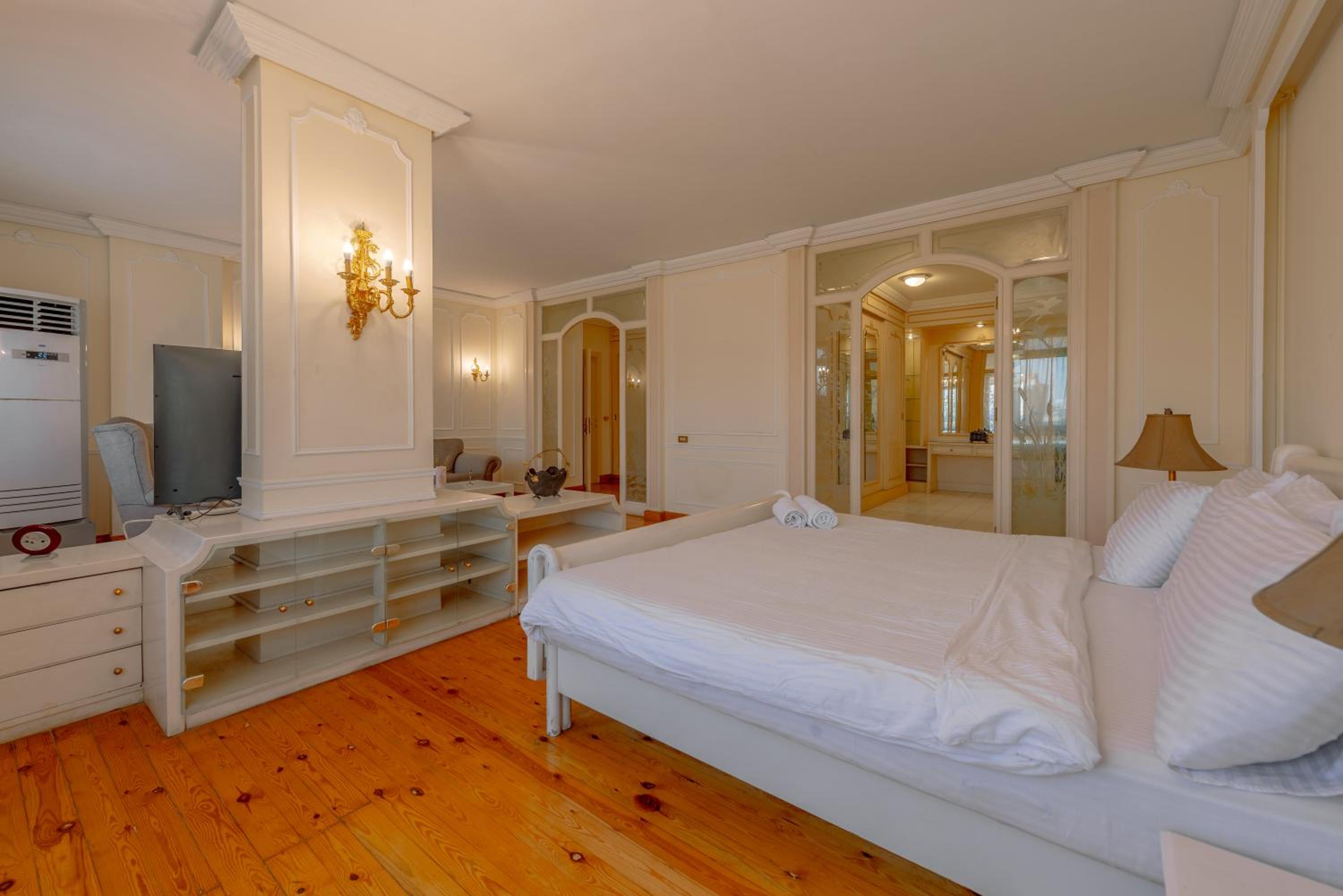 Royal 3 bedrooms apartment