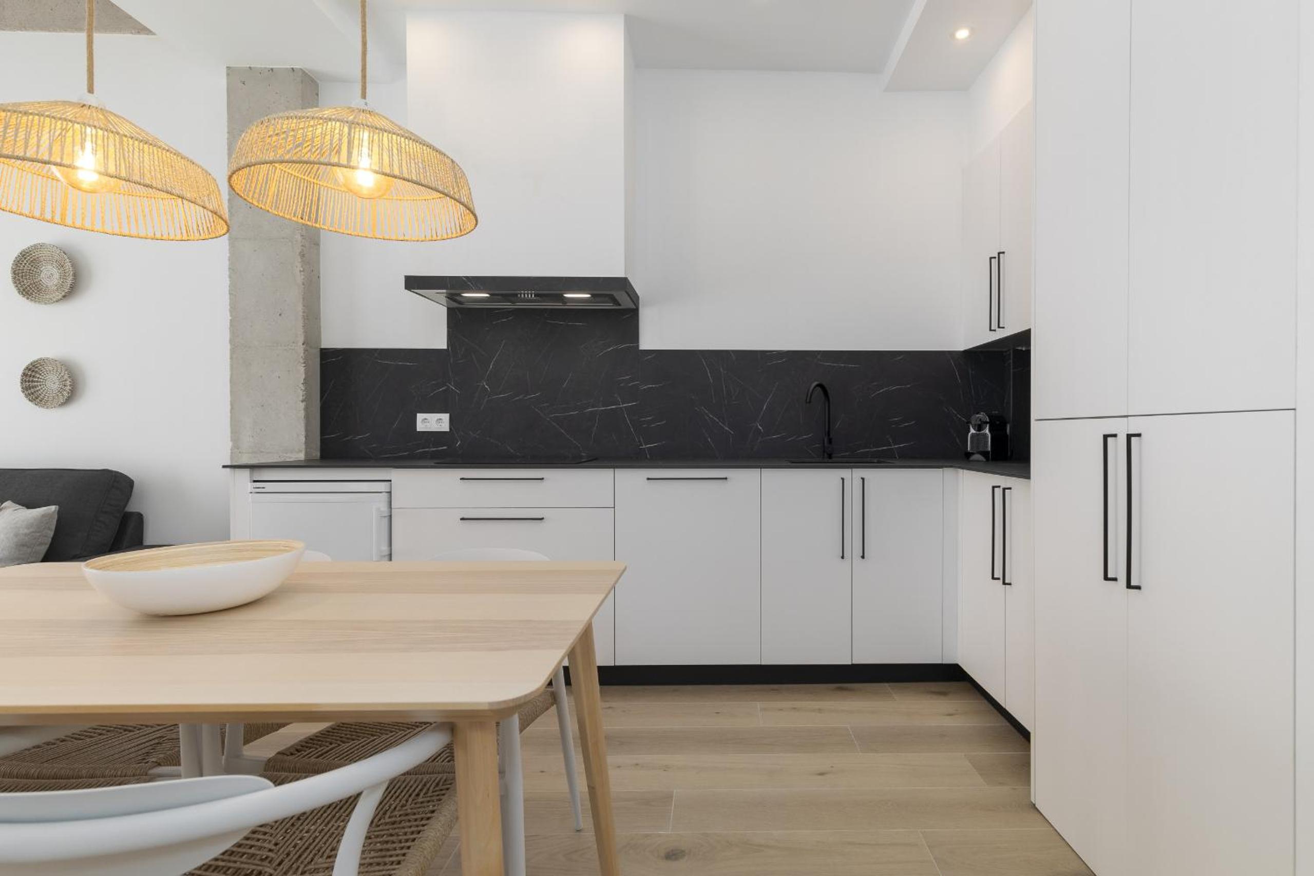ApartUP Ca La Leni Beach IV view 4