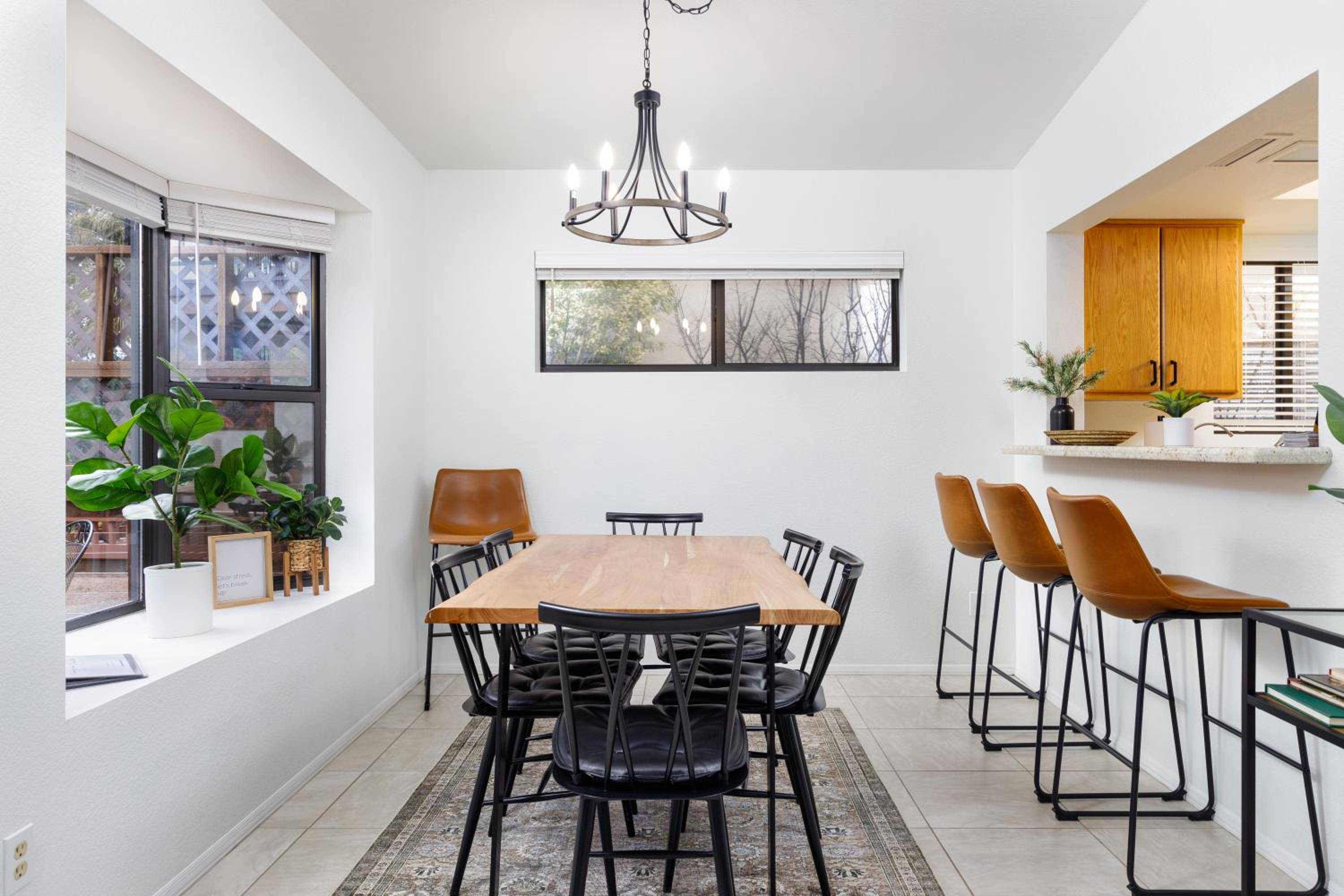 Stylish Townhome on Golf Course Red Rock View