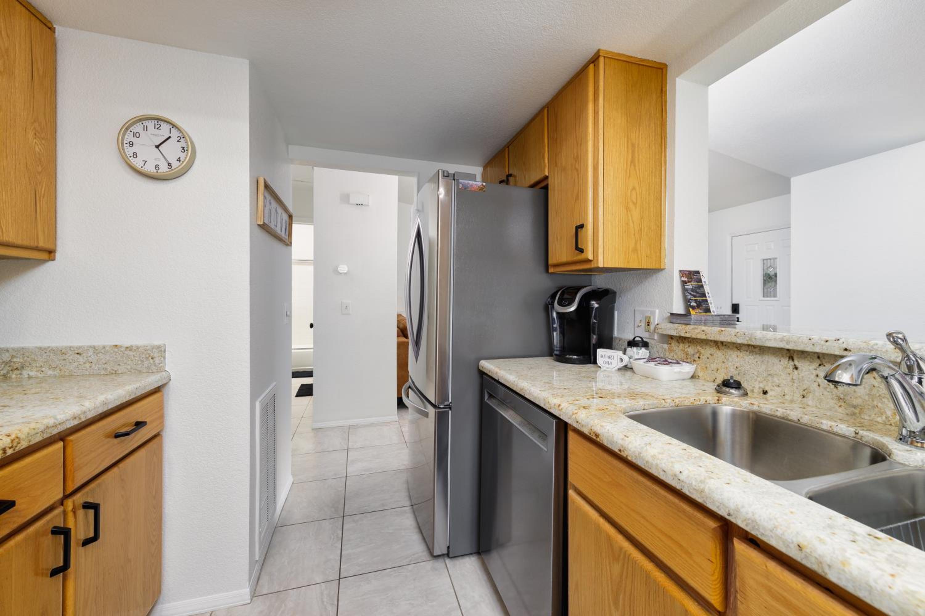 Stylish Townhome on Golf Course Red Rock View