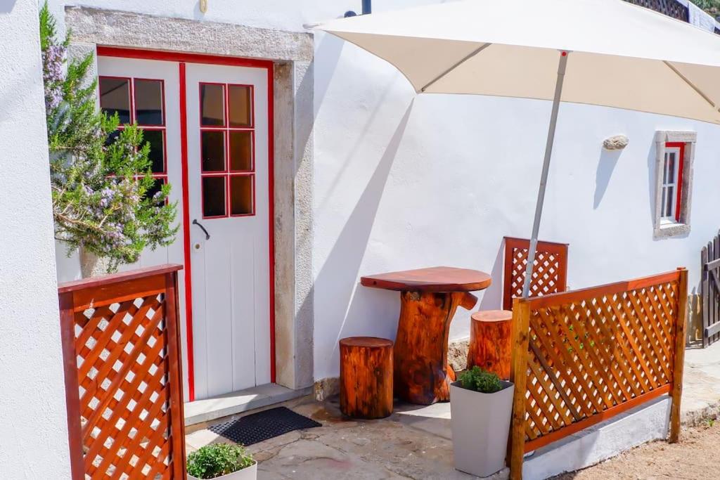 Rustic House on the Beach - Azenhas do Mar view 2