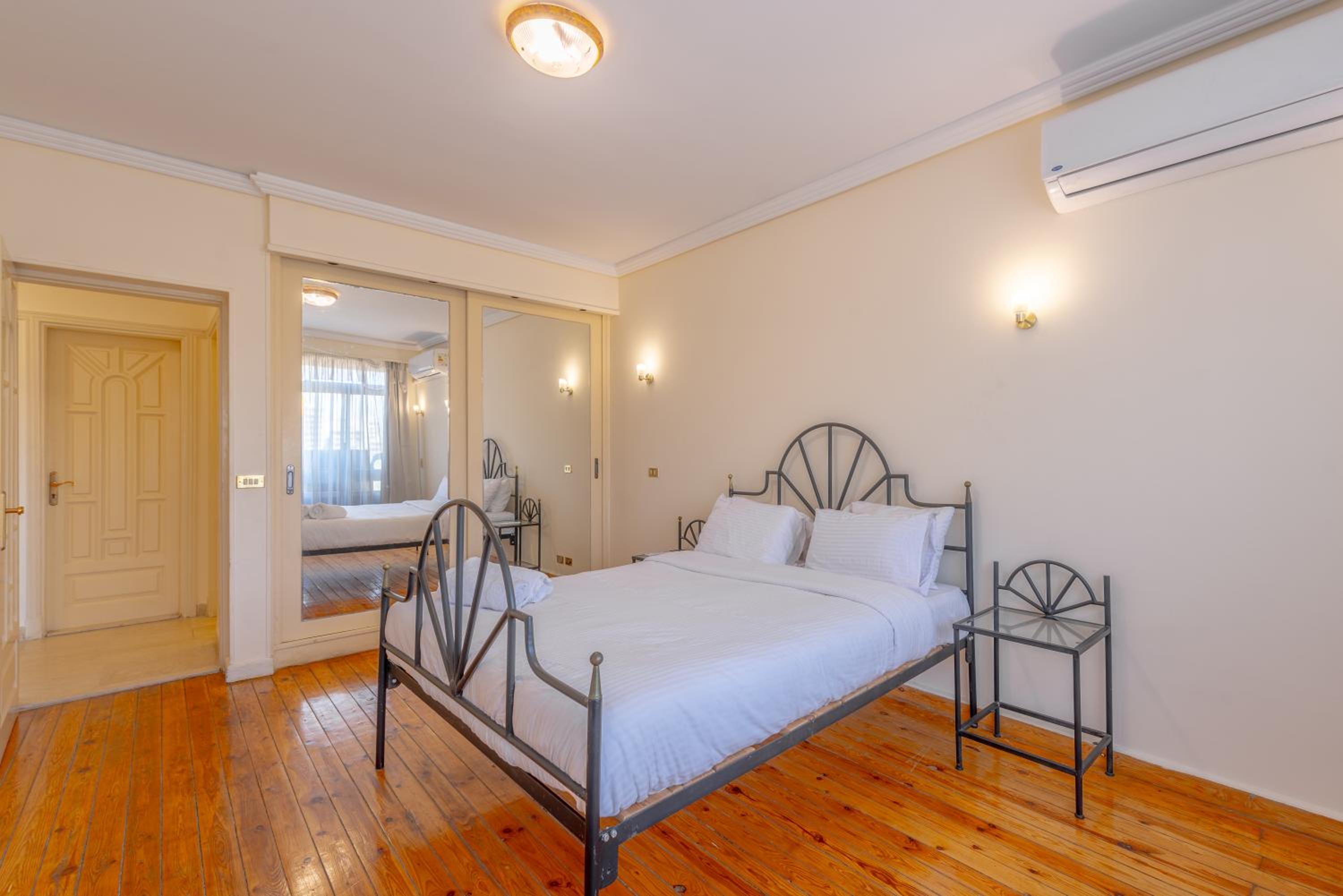 Royal 3 bedrooms apartment