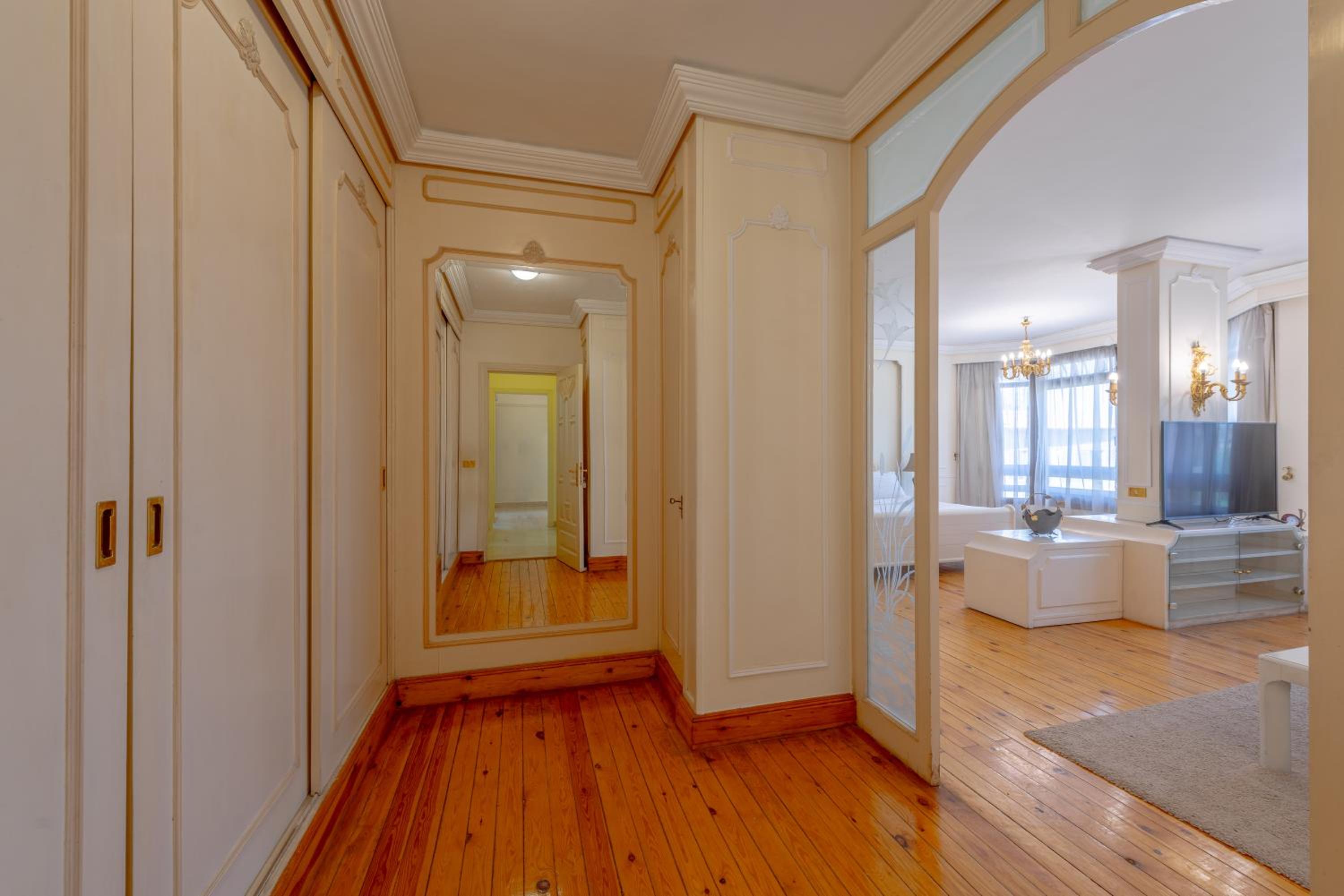 Royal 3 bedrooms apartment