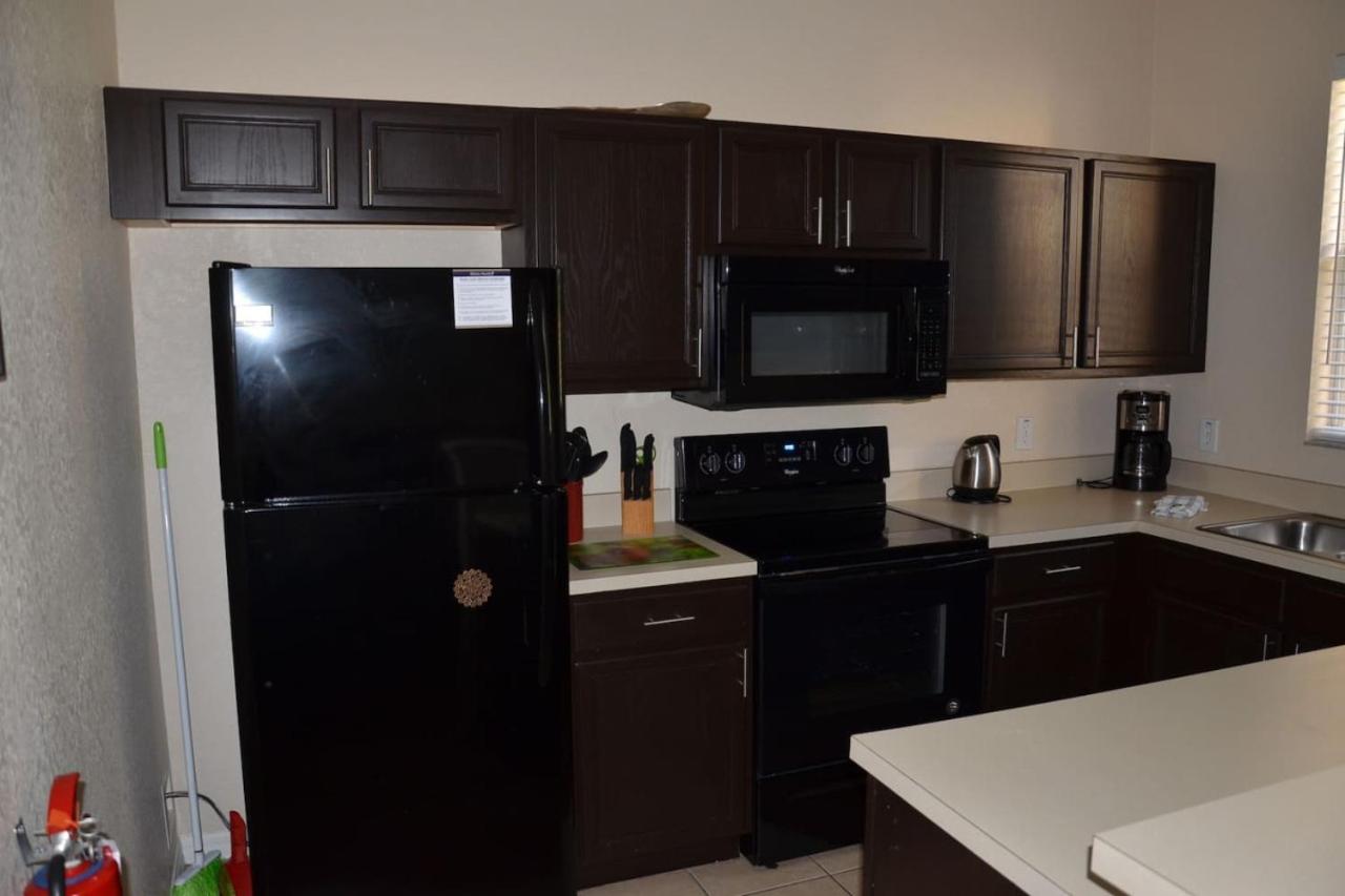 Premium 3 Bed 3 Bath Townhome view 4