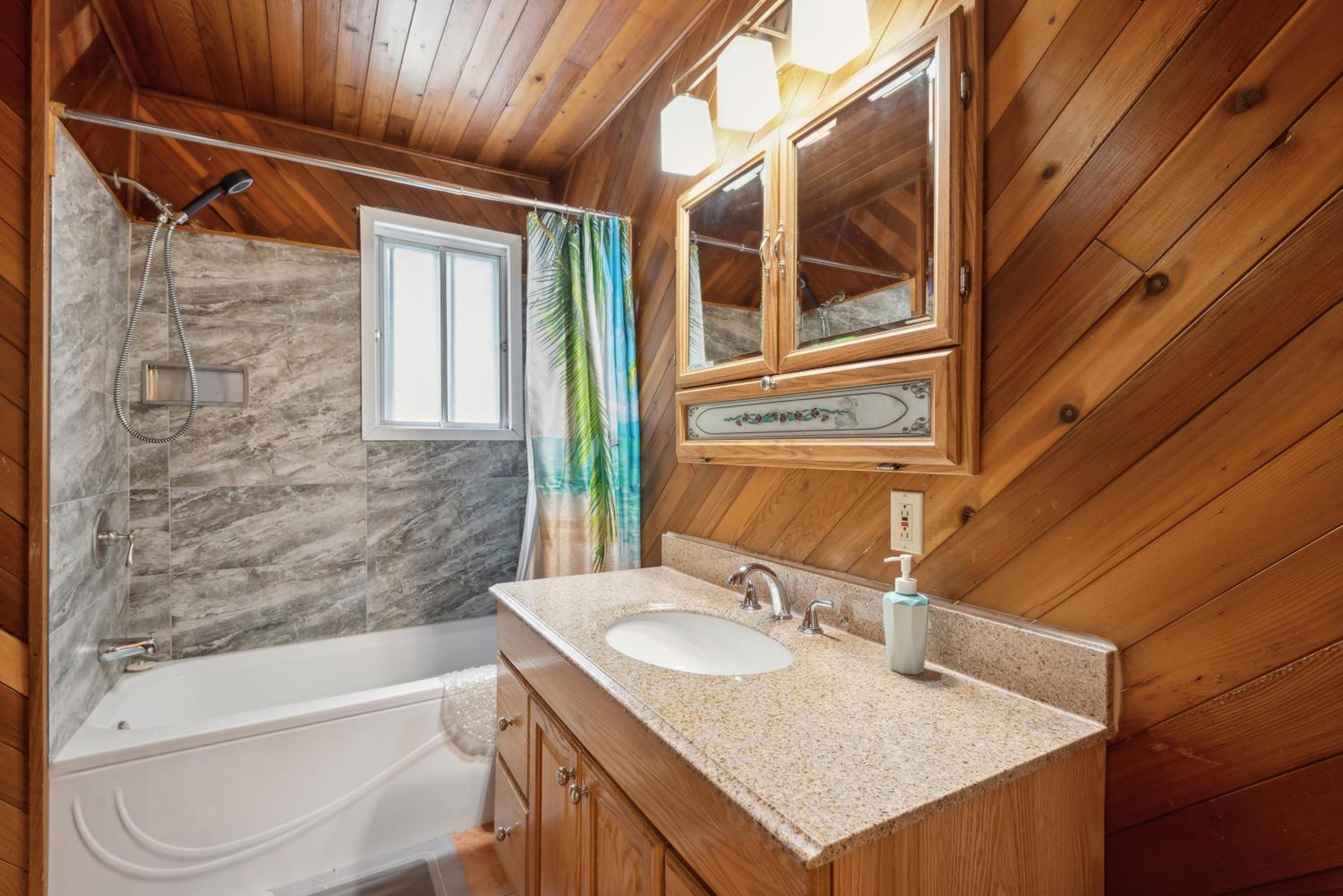 Havre de détente avec foyer et spa