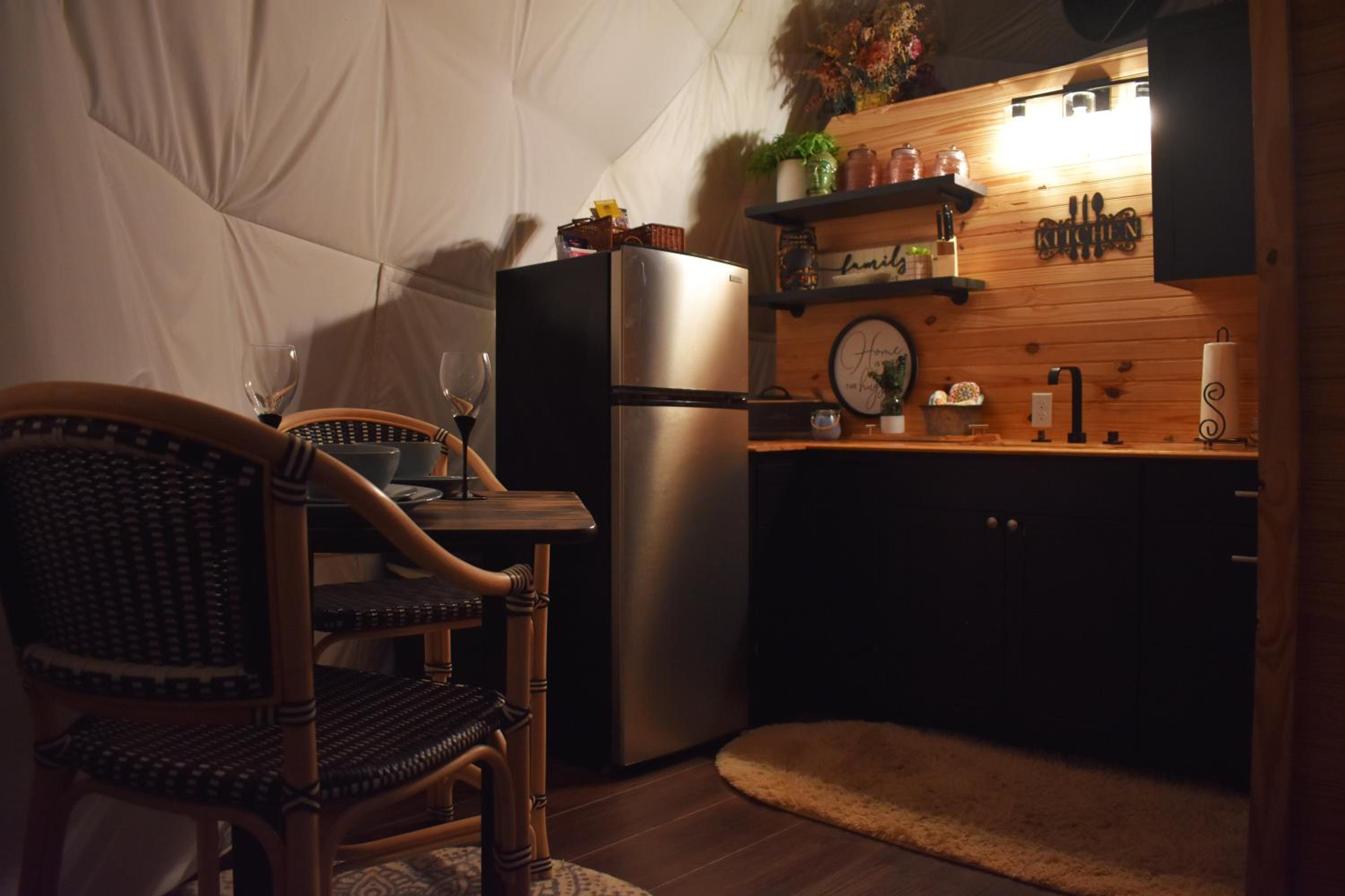 WATERFRONT LUXURY GLAMPING DOME