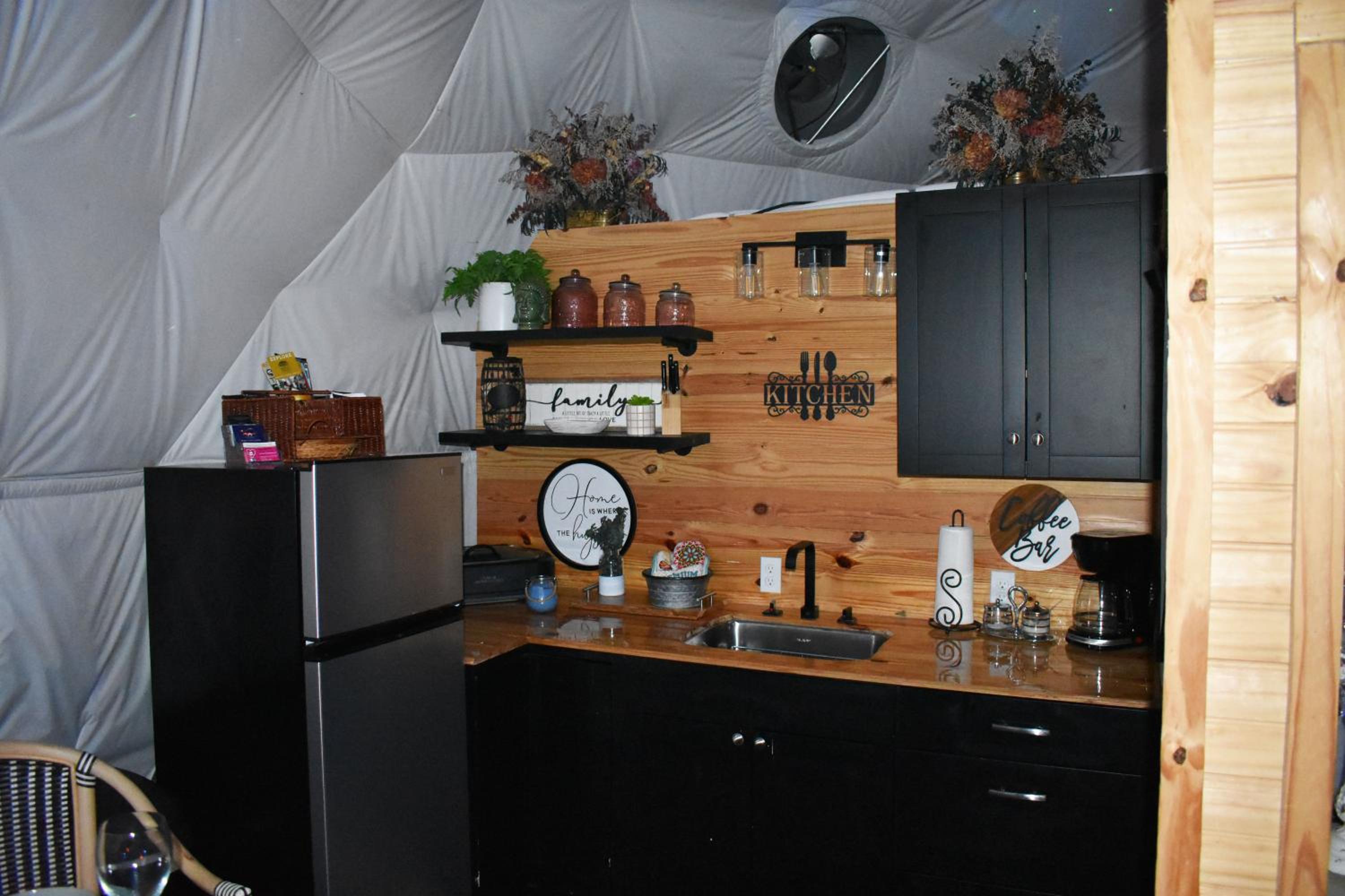 WATERFRONT LUXURY GLAMPING DOME