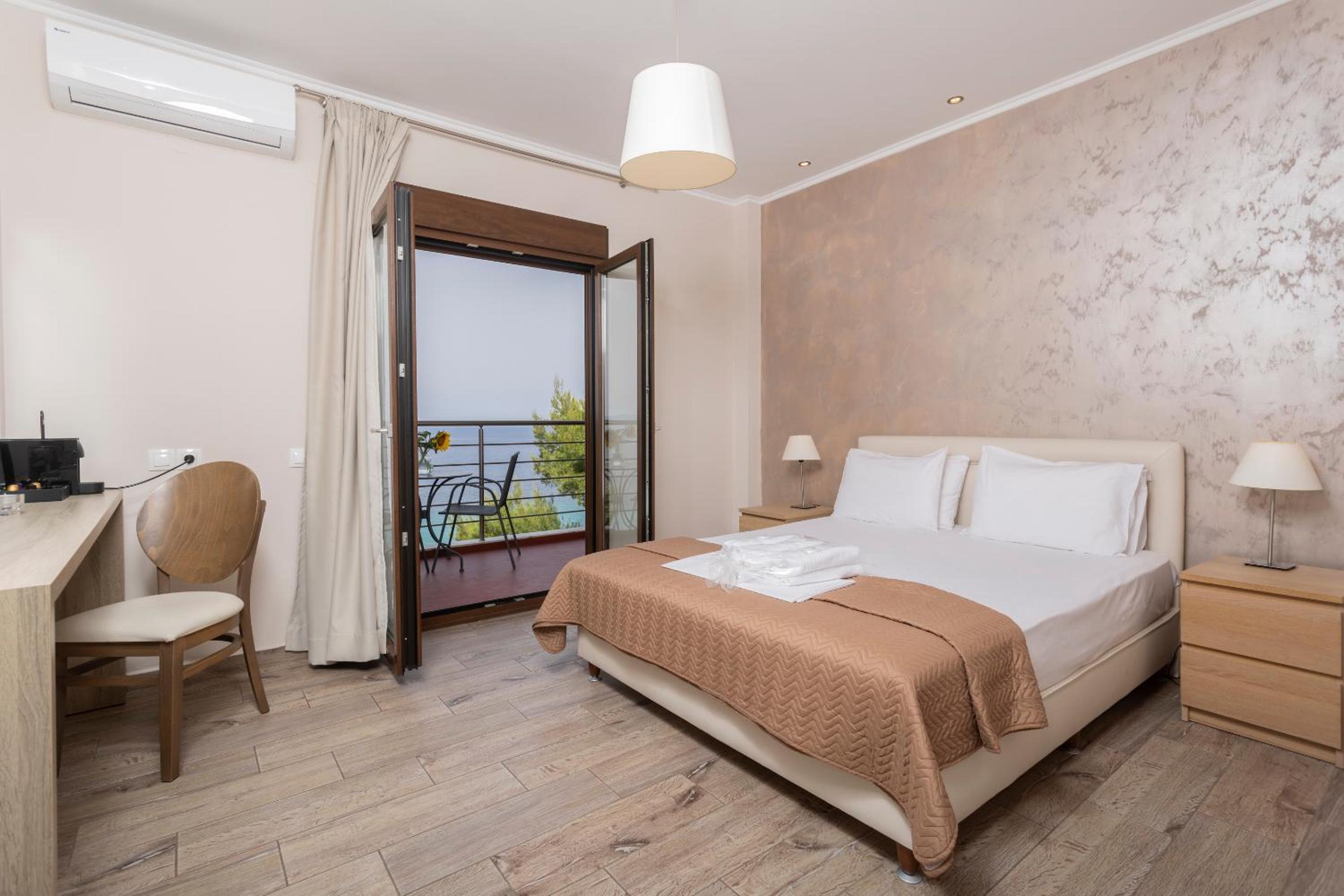 Sea View Apollo Apartments & Studios in Afytos