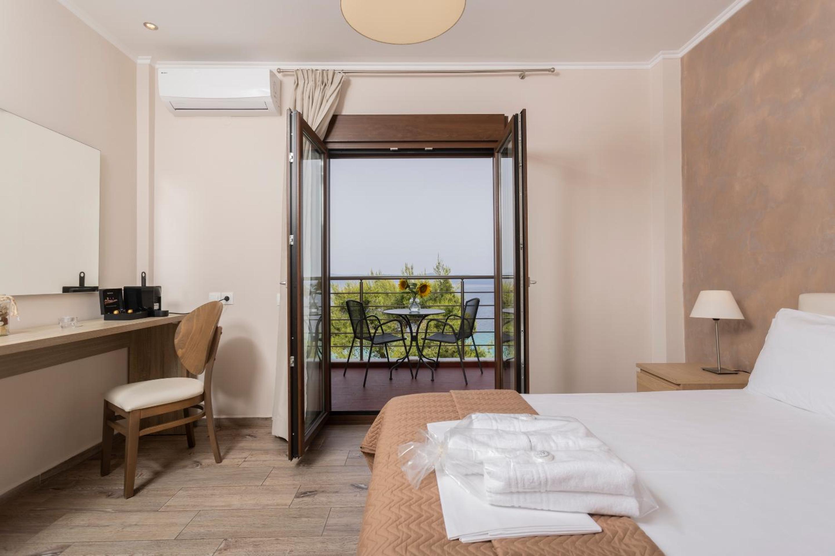 Sea View Apollo Apartments & Studios in Afytos